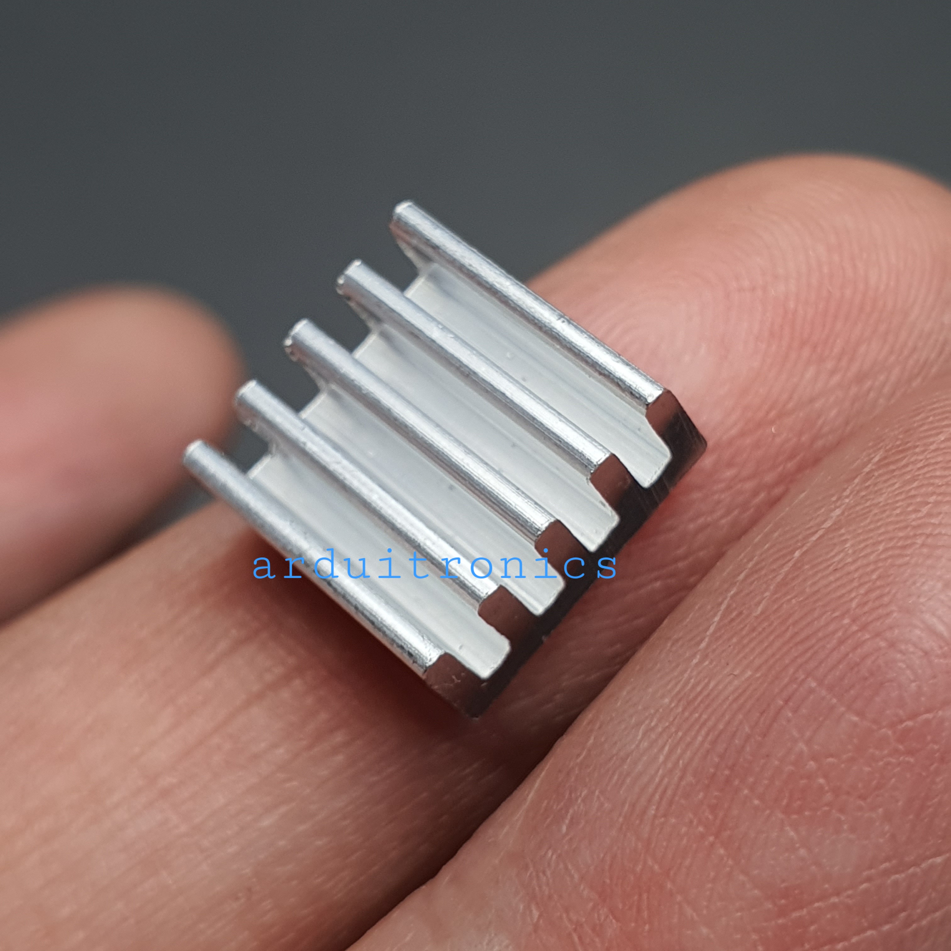 แผ่นระบายความร้อนขนาดเล็ก Heatsink 11x11x5mm (1 ชิ้น)