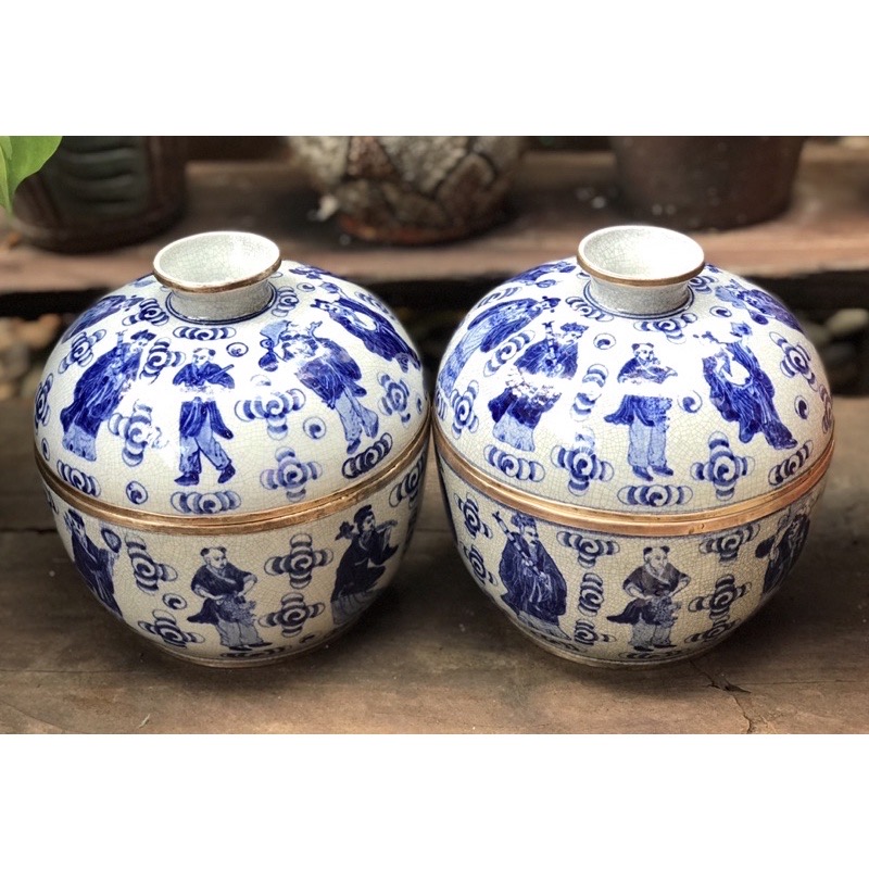 ชิ้นละ 2,890 บาท โถลายครามขอบทองเหลือง เขียนลายเทพแปดเซียน สวยสมบูรณ์ ขนาดปากกว้าง 8 นิ้ว สูง 8 นิ้ว