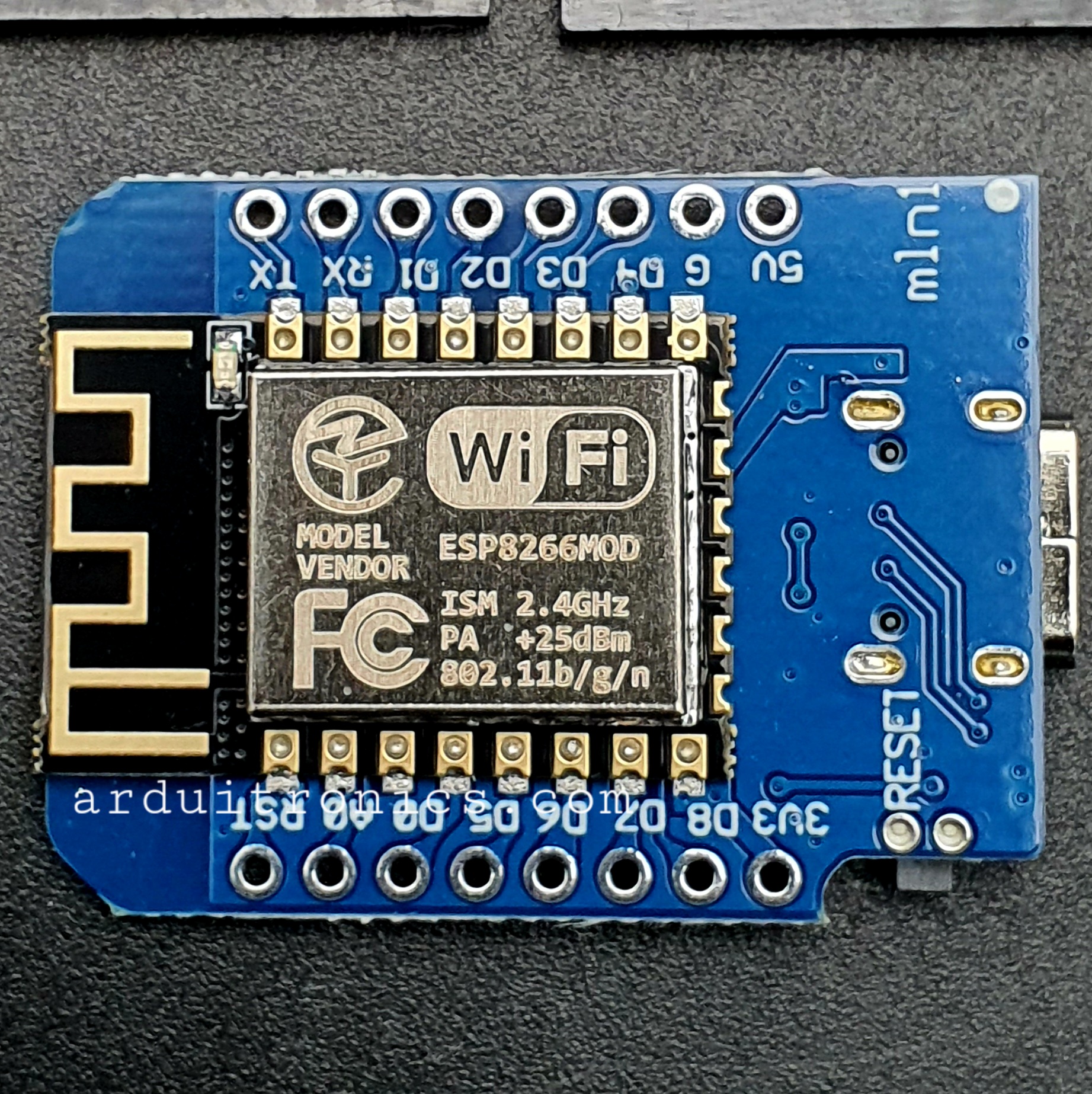 WeMos D1 Mini based on ESP-8266 + Free Pin Headers ( Type-C USB )