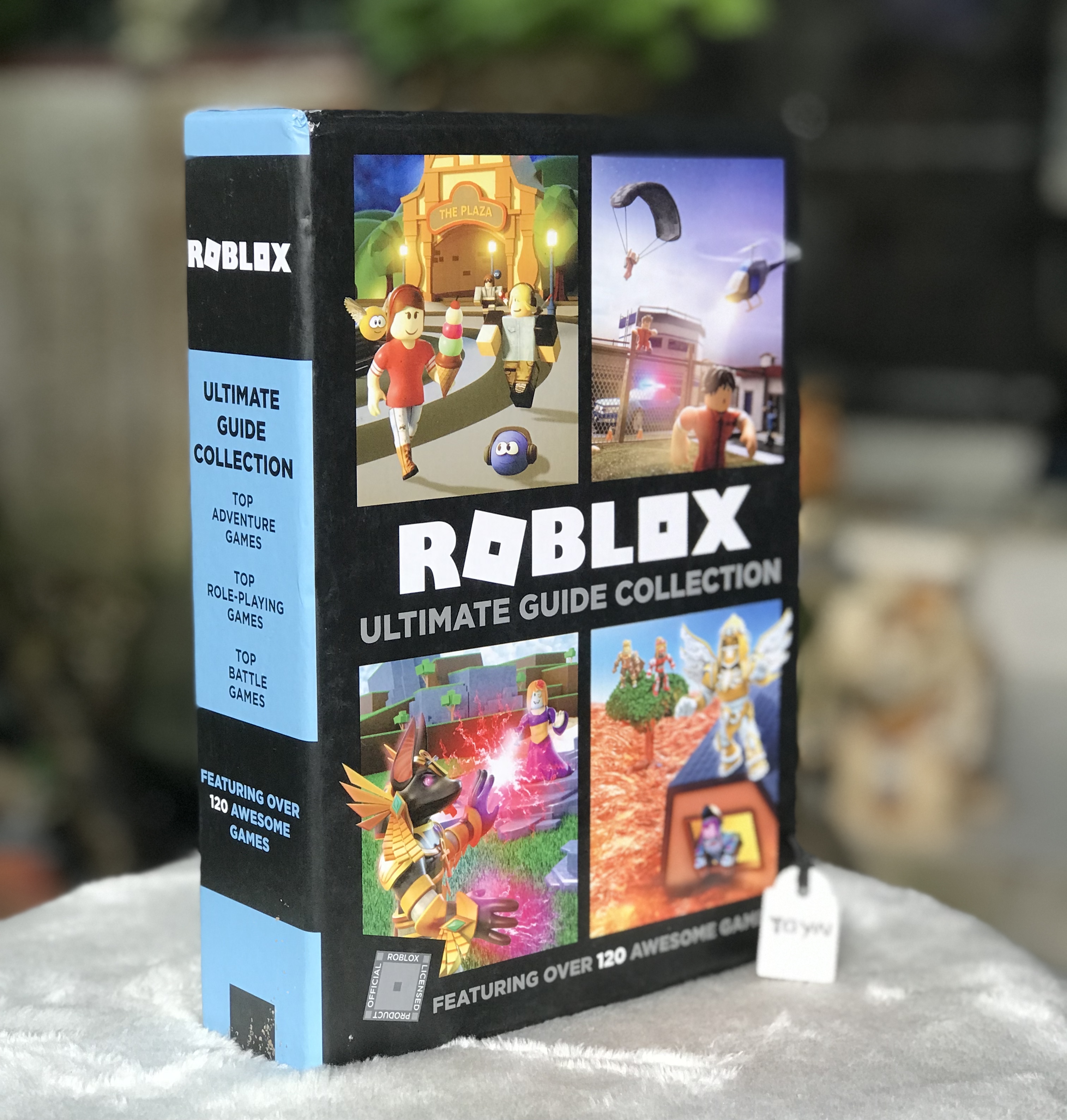 ส่งต่อ Box Set Roblox Ultimate Collector's Guide Featuring Over 120 Awesome Games