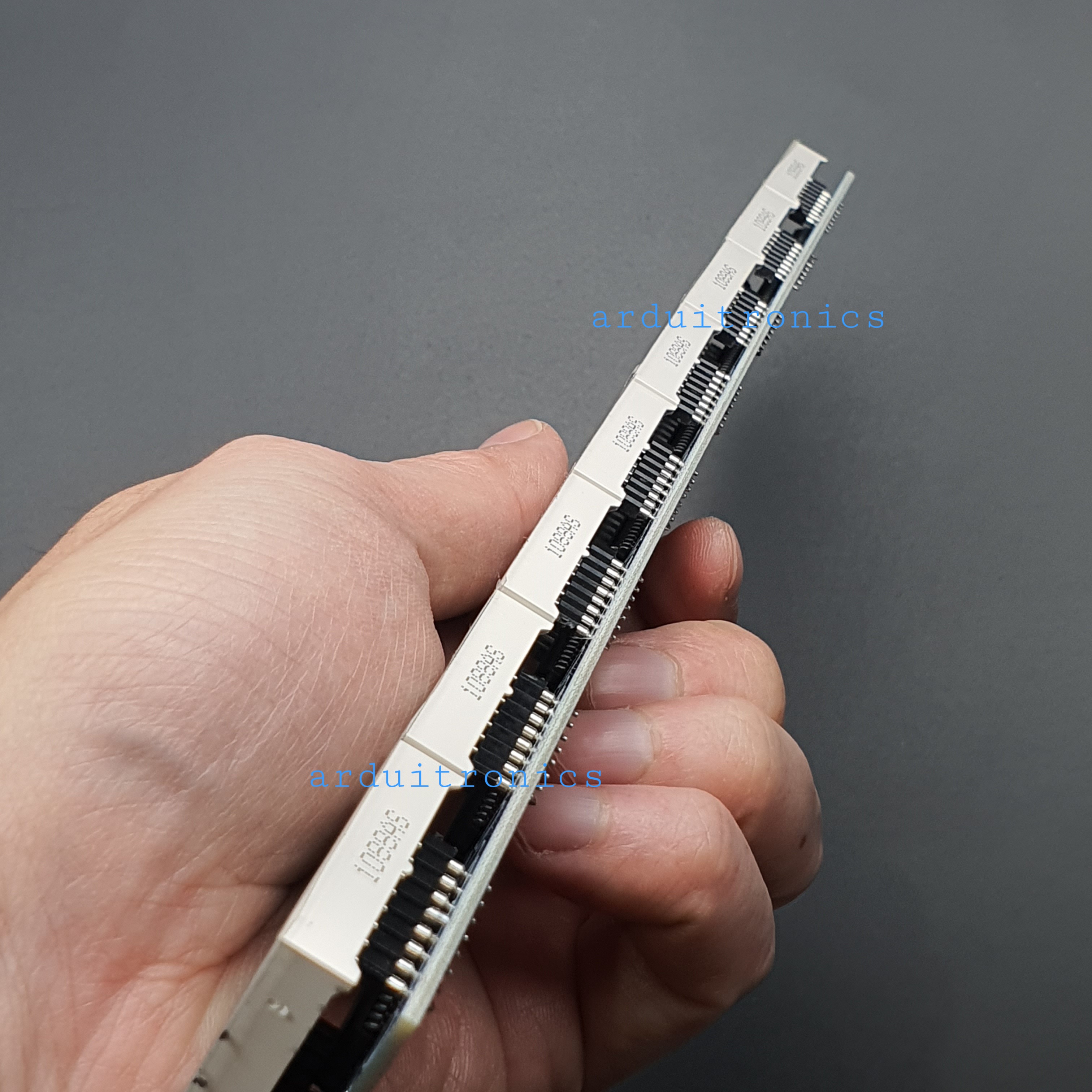 [สีแดง] LED Matrix Driver MAX7219 IC Driver Module + LED Dot Matrix 8x8 ขนาด 32mm x 32mm 8 ชุด (1 x 8)