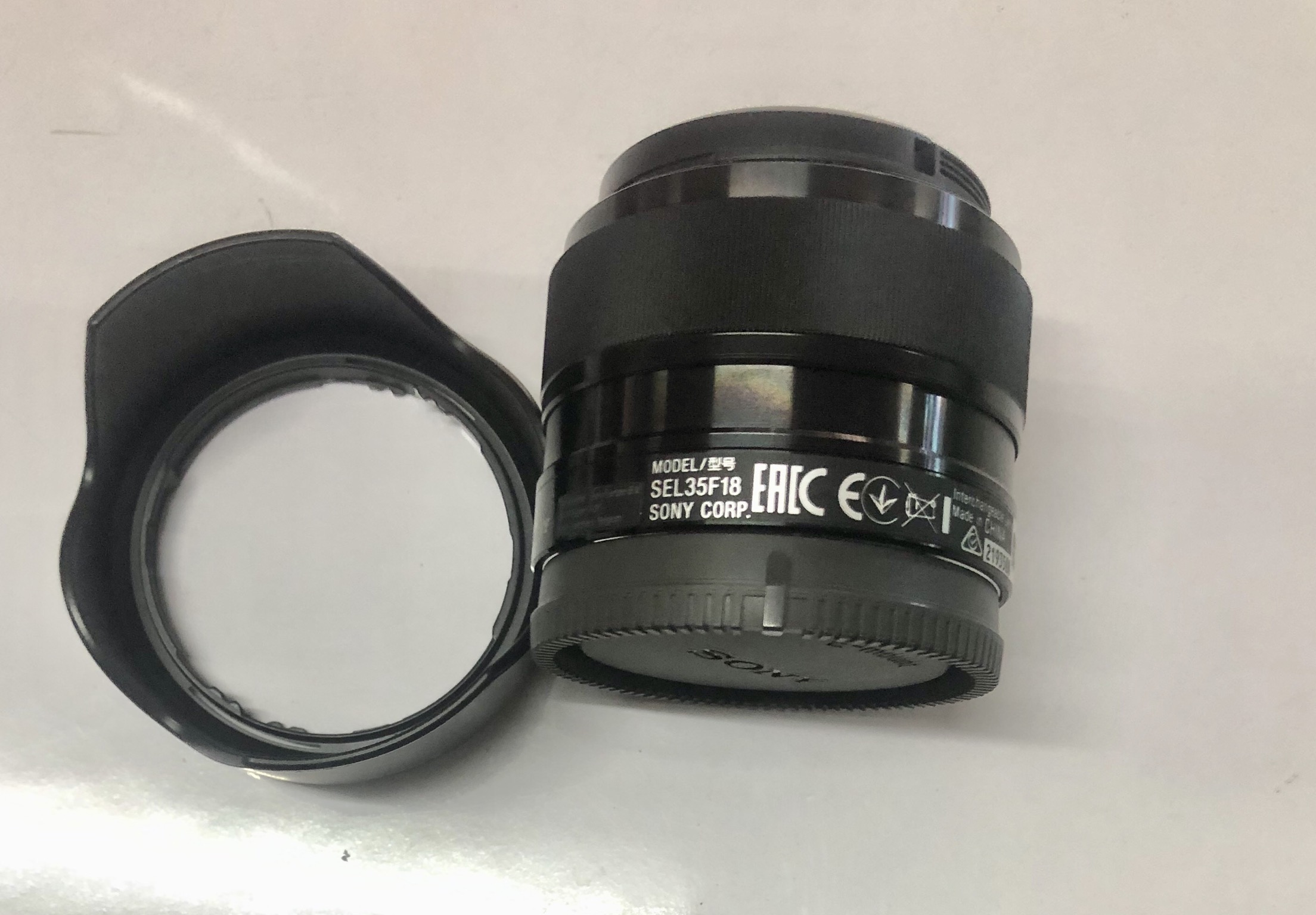 ให้เช่าเลนส์ Sony E 35mm f1.8 OSS