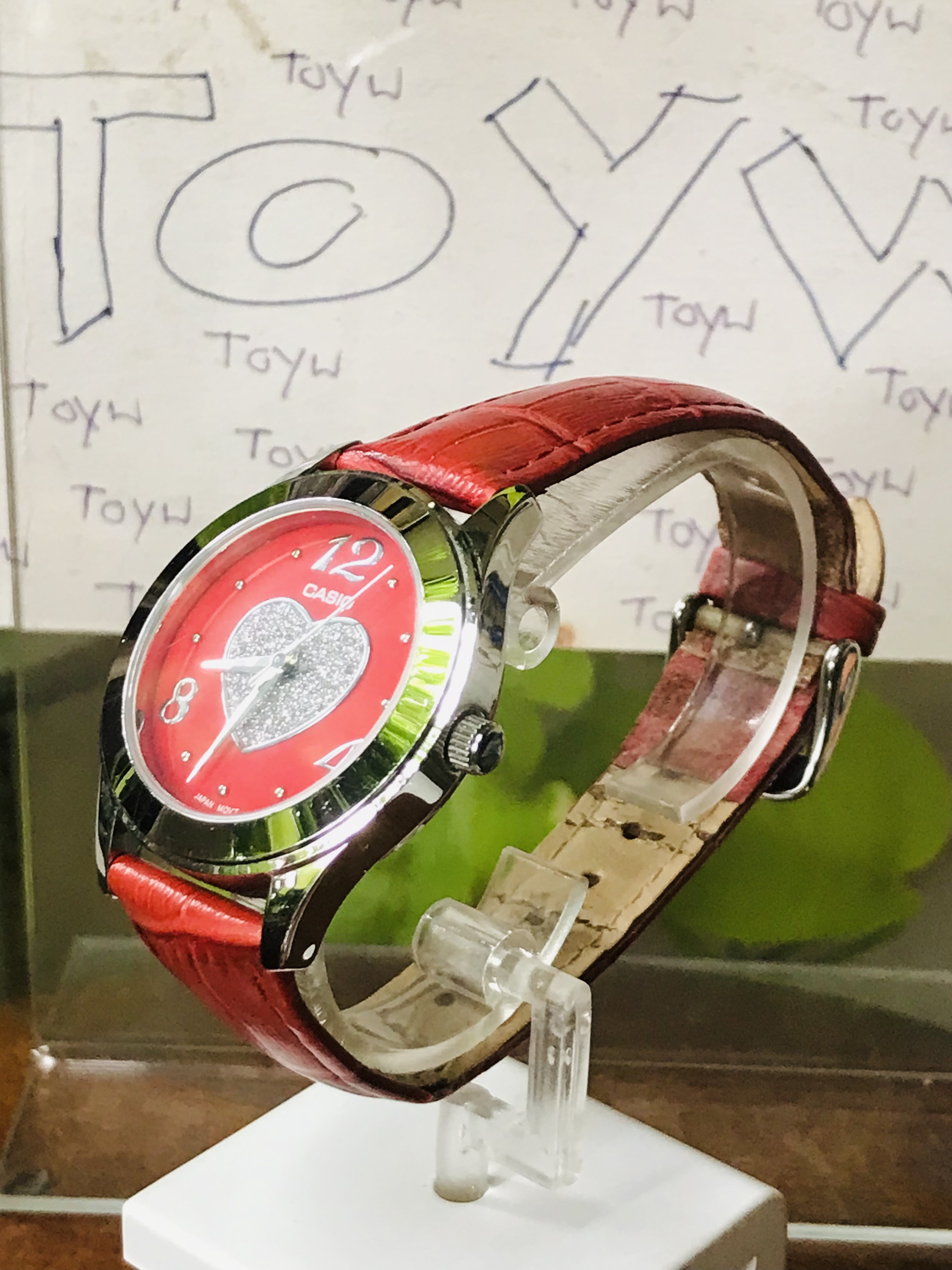 เก็บเก่า ต้องเปลี่ยนสาย นาฬิกาข้อมือผู้หญิง นาฬิกาหน้าปัดสีแดง CASIO รุ่น LTF-123 พื้นหน้าปัดเป็นเปลือกหอยมุก