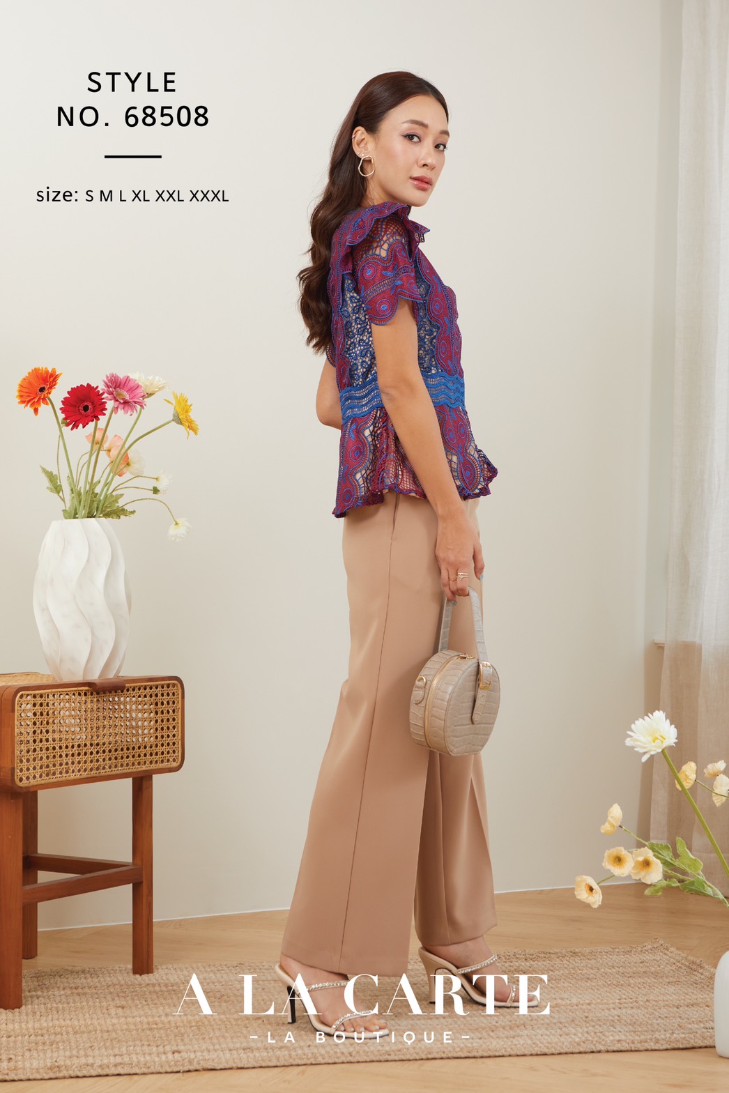 68508 เสื้อลูกไม้แขนสั้น ใส่ออกงาน ลูกไม้ทอลาย two-tone ลายลูกไม้เนื้อนุ่มย ซับผ้าชีฟองสีครีม ช่วงเอวตัดต่อเข้ารูปเชื่อมด้วยลูกไม้ ต่อระบาย มีซิปหลัง สีครีม L สีฟ้า S,3XL สีแดง M
