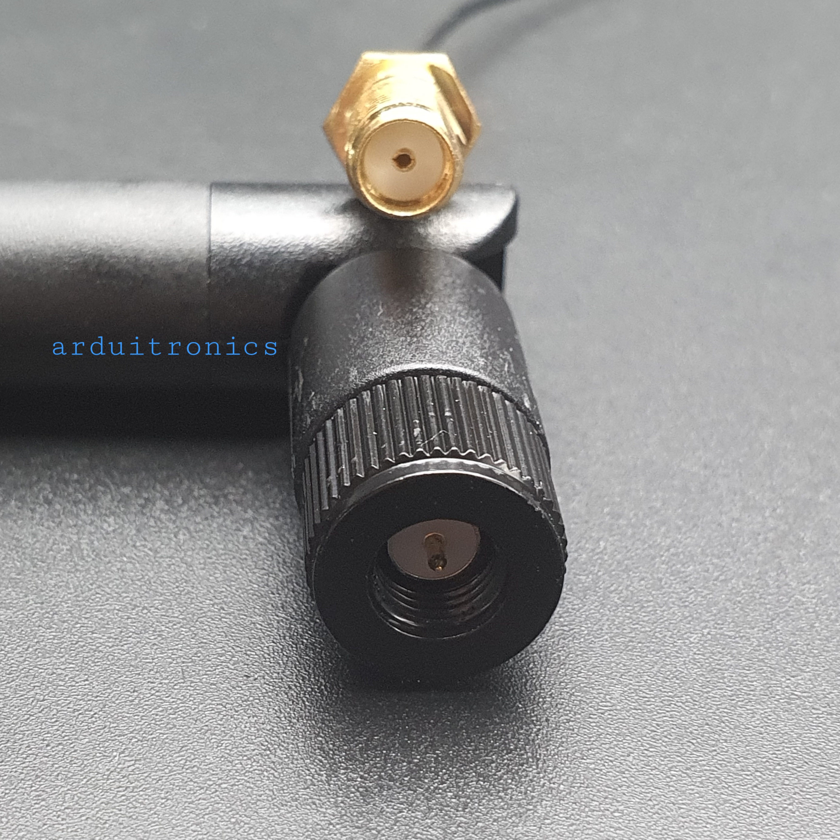 เสาอากาศความถี่ 2.4GHz 5dBi Omni WiFi Antenna with Cable (2.4 - 2.5 GHz)