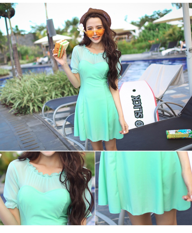 **พร้อมส่ง**บิกินี่ชุดว่ายน้ำวันพีซ one-piece สีดำ แขนตุ้กตา เล่นดีเทล sexy เล็กๆ ซีทรูช่วงเนินอกและแขน น่ารักไม่โป๊ สดใสรับลมทะเลสวยเหมือนแบบค่ะ