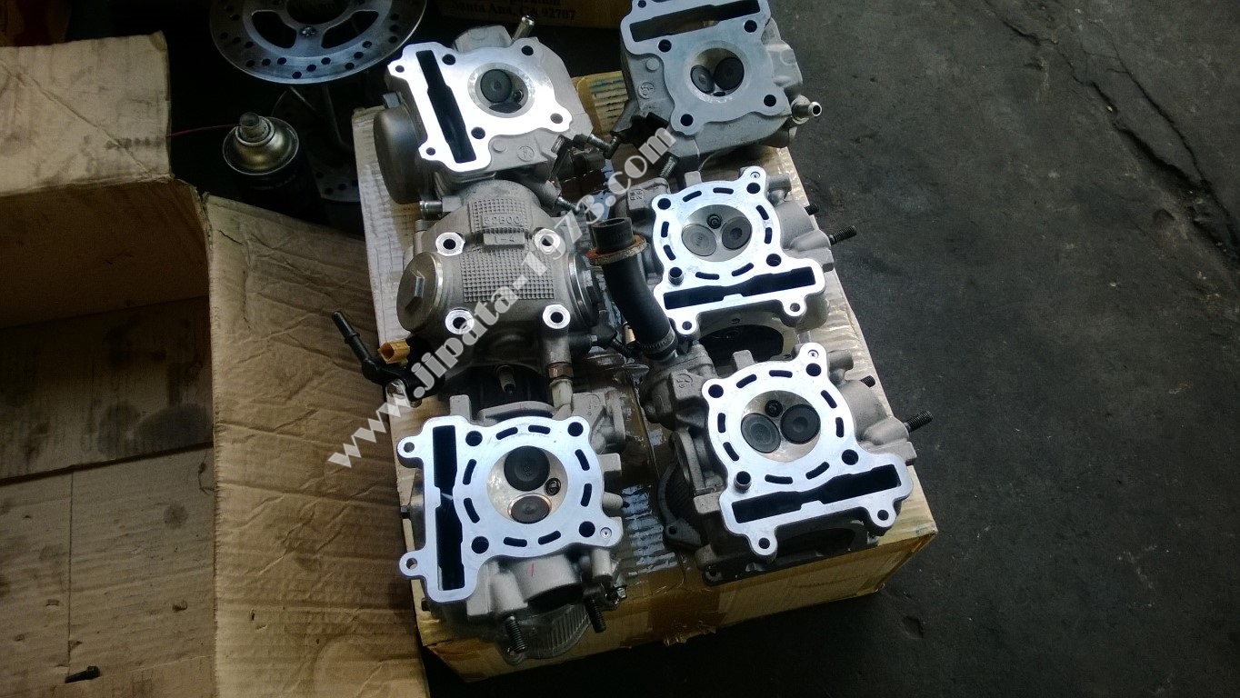 ชุดเสื้อสูบและฝาสูบทั้งชุด Yamaha Filano และ Yamaha Fiore มือ 2