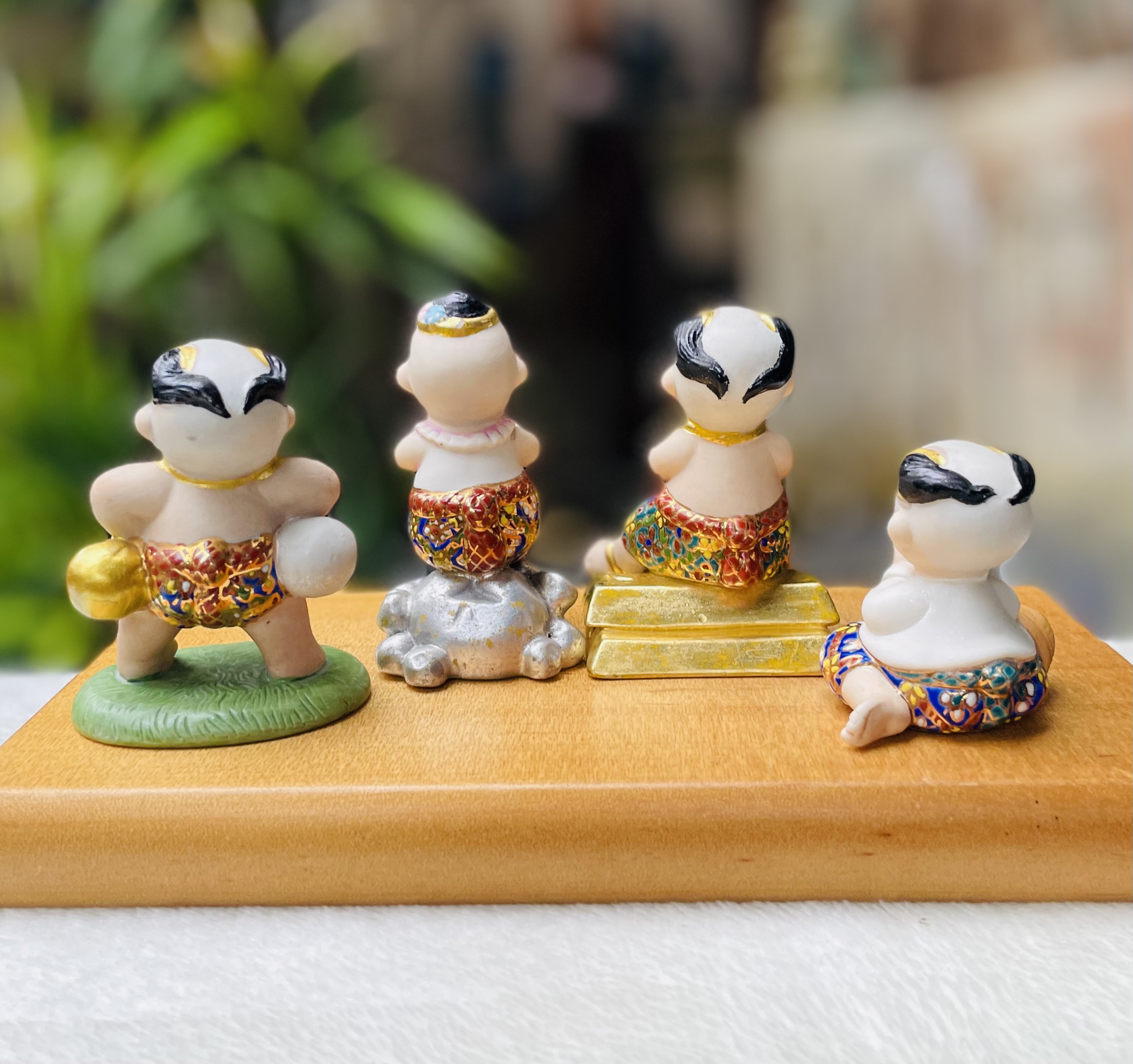 ชุด 4 ชิ้น ตุ๊กตาชาววัง ตุ๊กตาเด็กไทยโบราณ - สิรินไทย Royal Figurine ceramic doll By SIRINTHAI CERAMICS Made In Thailand