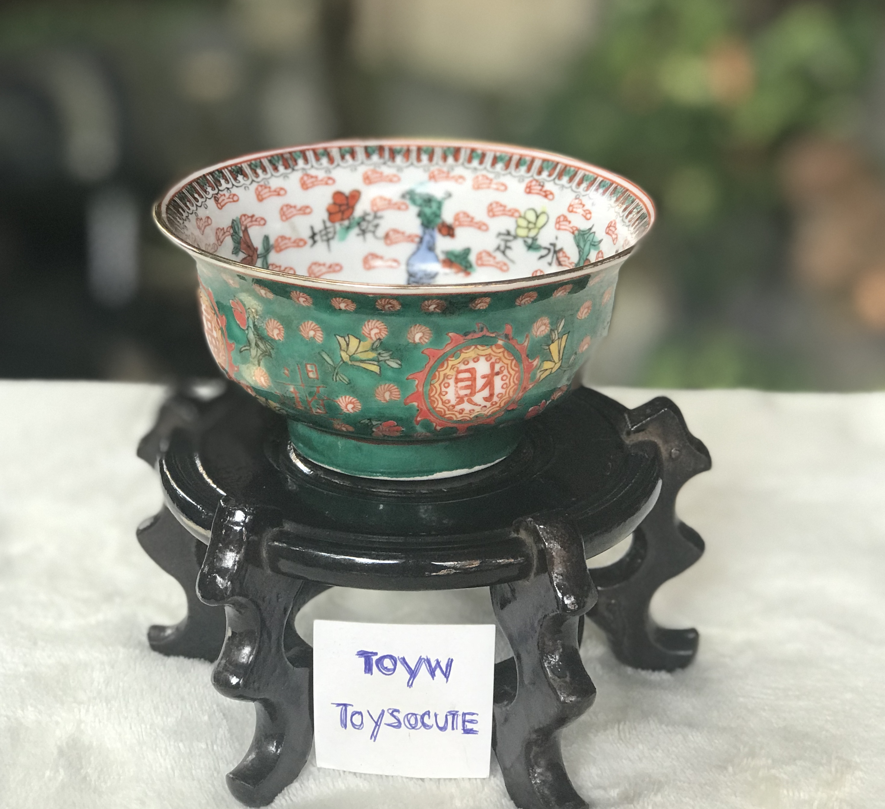 Antique Chinese Bowls ชุด 3 สี 3 ใบ ถ้วยกระเบื้องกังใส ขอบน้ำทอง เขียนสีด้านนอกและด้านในลายมังกร ขนาดปากกว้าง 4 นิ้ว สูง 2.5 นิ้ว