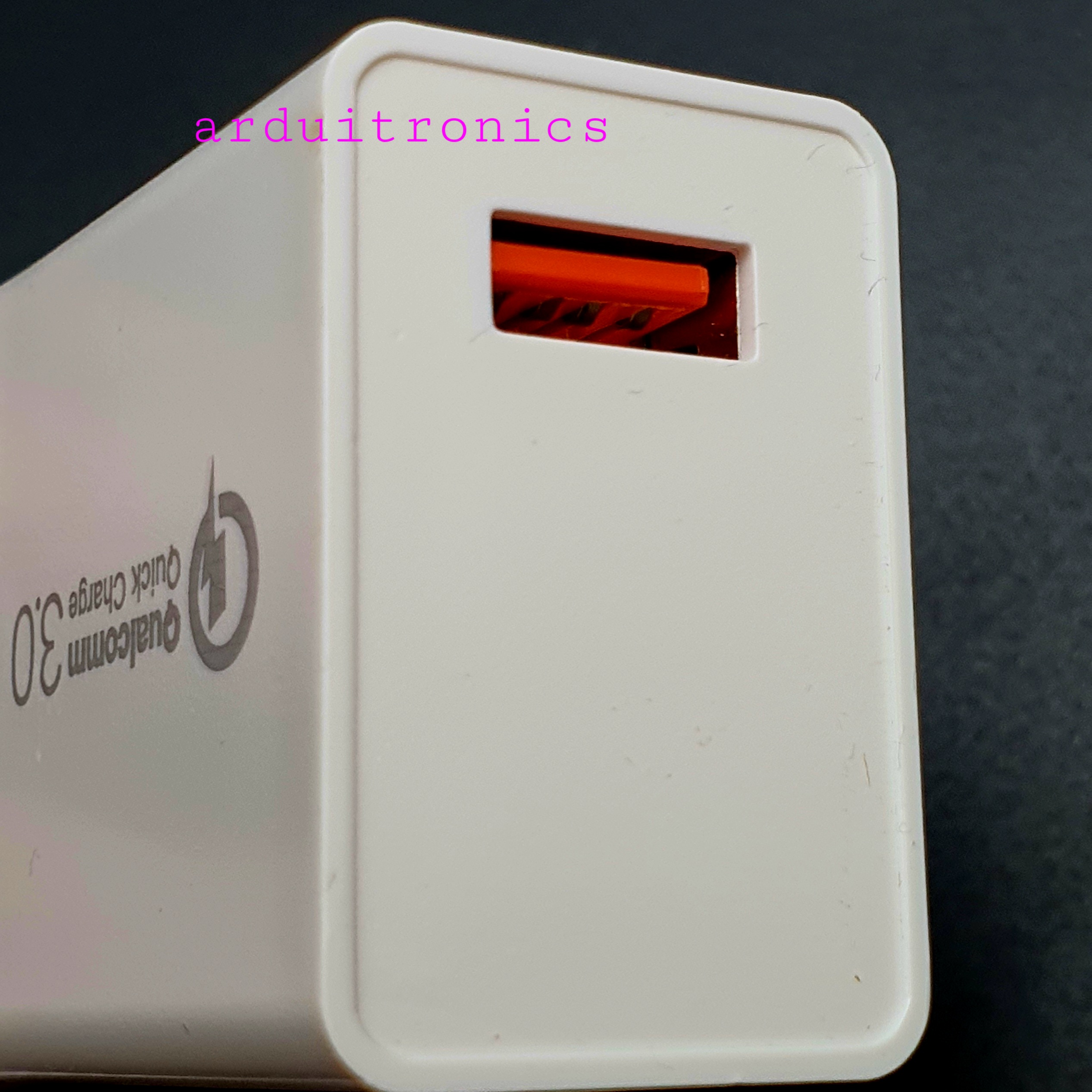 Fast Charge Adapter 5V 3A USB QC3.0 18W ด่วนชาร์จอะแดปเตอร์ กรอบแข็ง สีขาว