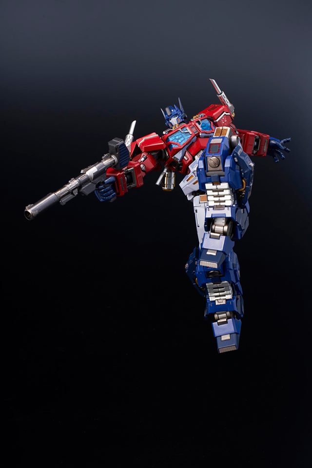 "Pre-Order" Kuro Kara Kuri Optimus Prime