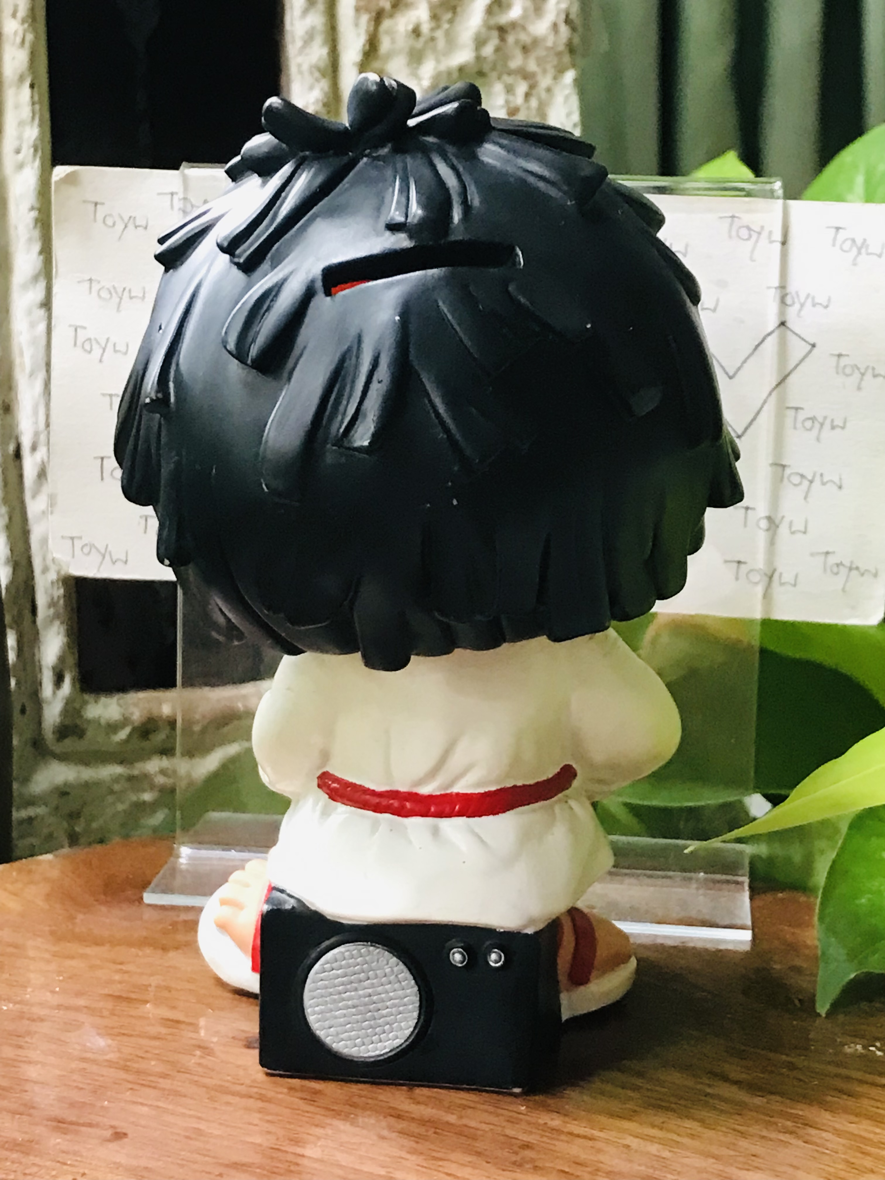 เก็บเก่า กระปุกออมสิน ออมสินโก๋แก่ ตุ๊กตาโมเดลโก๋แก่ Koh Kae 1.ออมสินโก๋แก่นักดนตรี กว้าง 3.8 นิ้ว สูง 7.5 นิ้ว