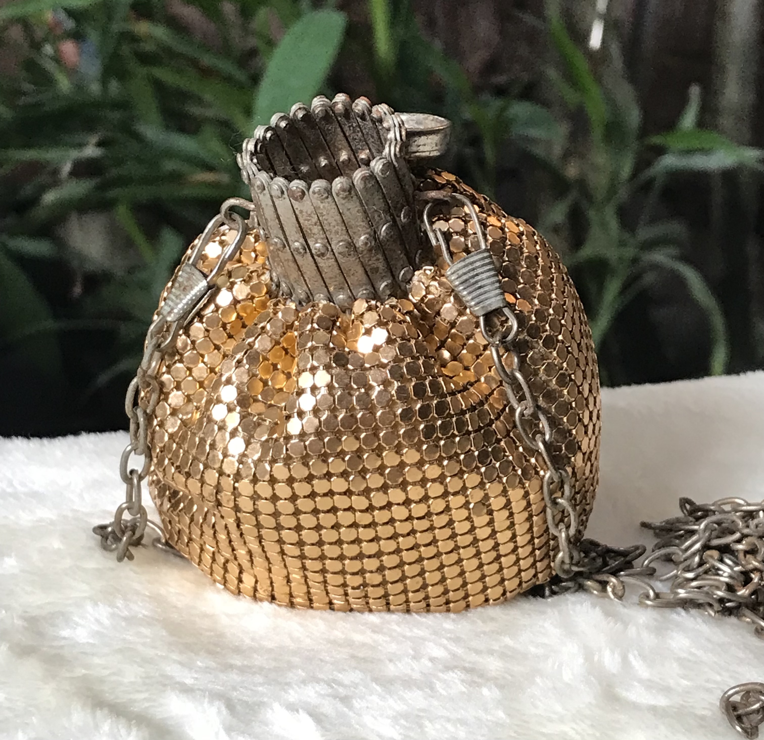 Antique Cocktail Vintage Wallets & Coin Purses ถุงสตางค์โบราณ ยุค 90 กระเป๋าสตางค์ ขนาดกะทัดรัด สายถอดได้