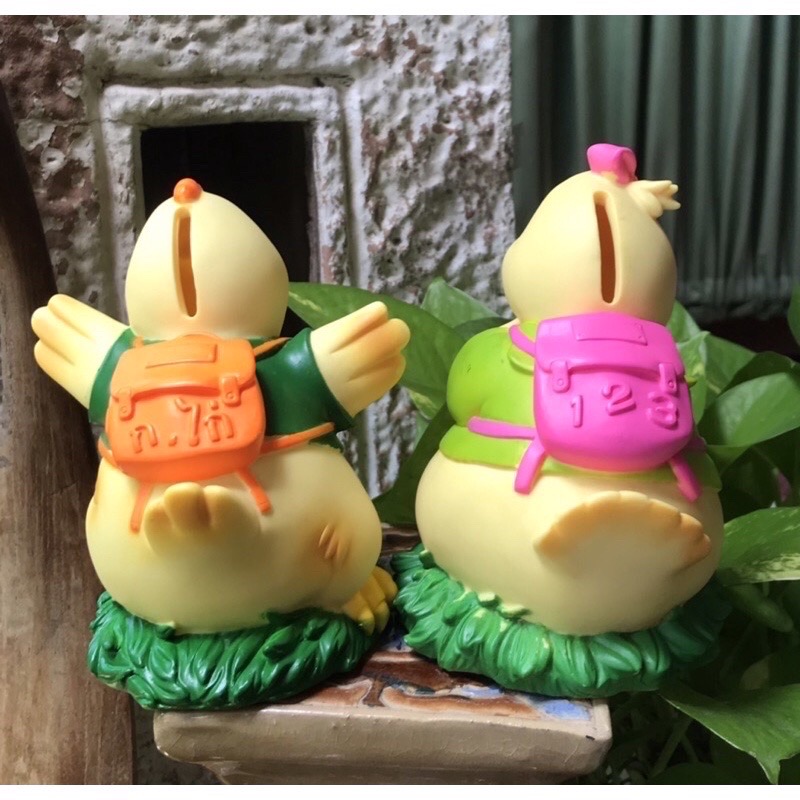 มือสองเริ่มต้น 390 บาท กระปุกออมสิน ธกส ออมสินแม่ไก่ถือตะกร้า น้องไก่สะพายเป้ ธนาคาร ธกส ขนาดสูงประมาณ 5-6 นิ้ว