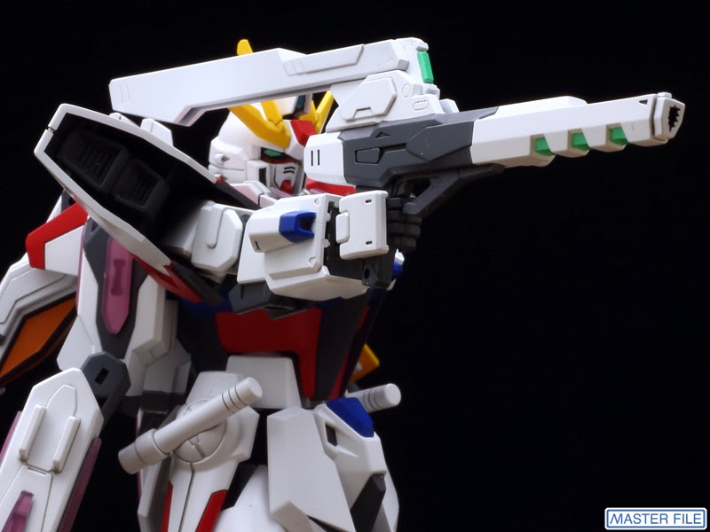 HGBF 1/144 Star Build Strike Gundam Plavsky Wing