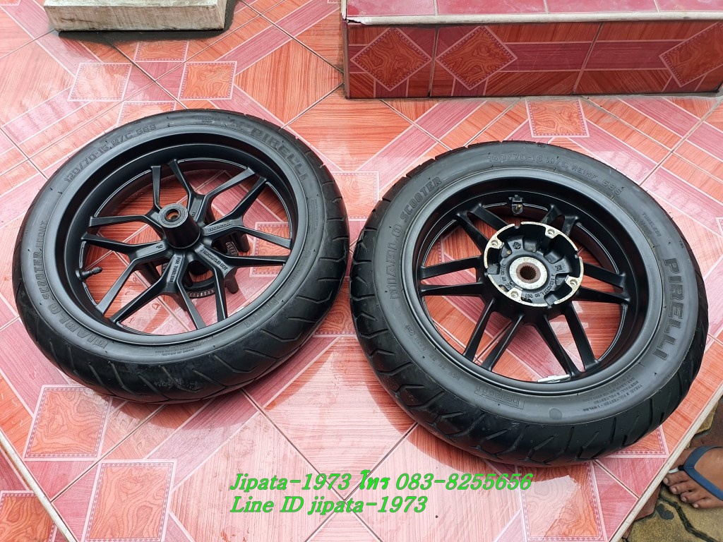 (Forza 300 ปี 2018) ชุดวงล้อแม็กหน้า-หลัง พร้อมยาง Honda Forza 300 ปี 2018 แท้ (สินค้าตำหนิ ขายเป็นคู่)