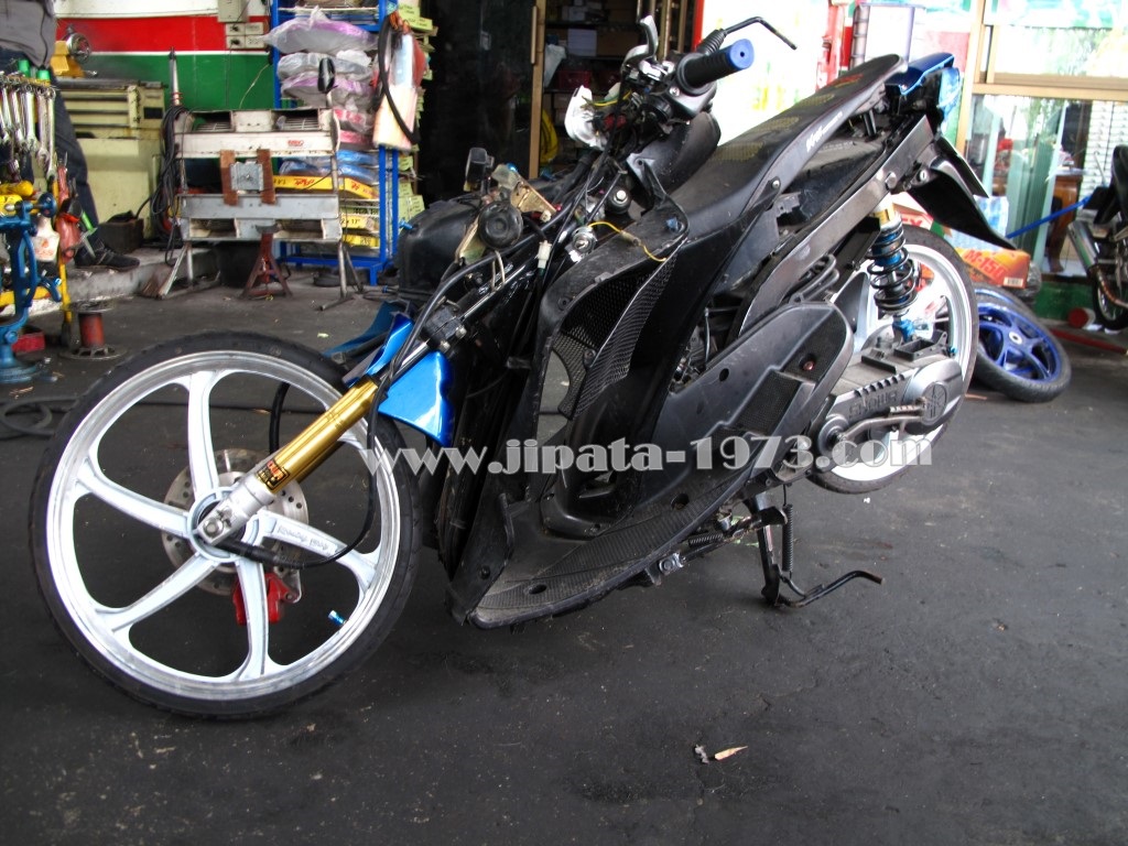 งานดัดโครงตัวถัง yamaha Mio