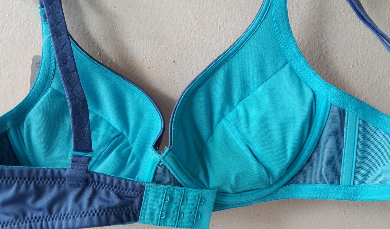 เสื้อชั้นในสตรีไทรอัมพ์