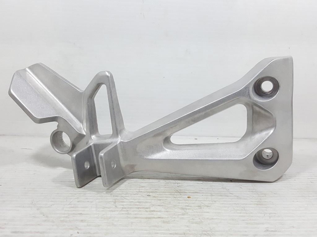 (wave 110 i) ชุดขายึดพักเท้าหลัง Honda Wave 110 i แท้