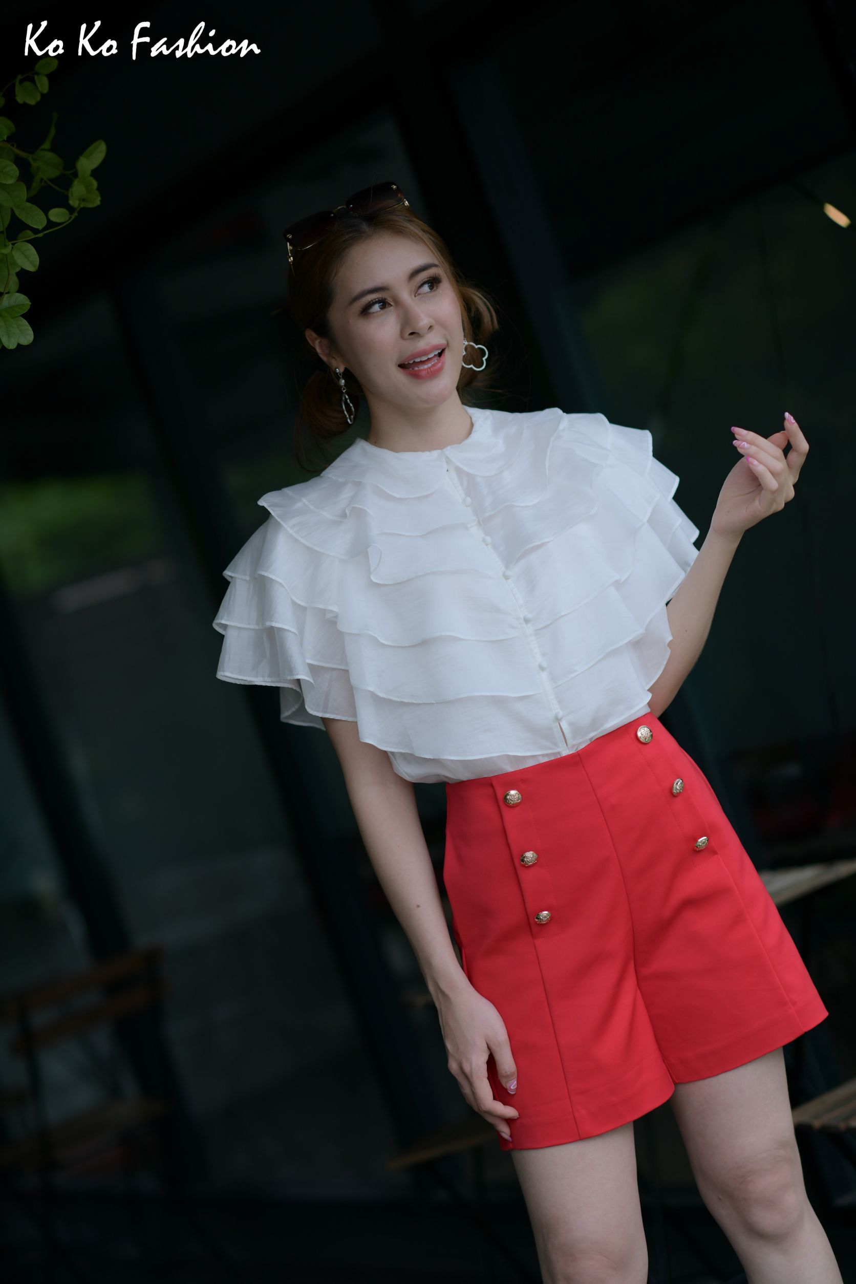 22025 เสื้อ KOKO FASHION ผ้าซิลด์มีระบายเป็นชั้นๆ กระดุมผ่าหน้า ผ้าเนื้อดี ใส่สบาย ใส่ออกงานคู่กับซิ่น ใส่ทำงานคู่กับกางเกง กระโปรง ใส่ได้ทุกโอกาส ค่ะ สีน้ำเงิน S,M