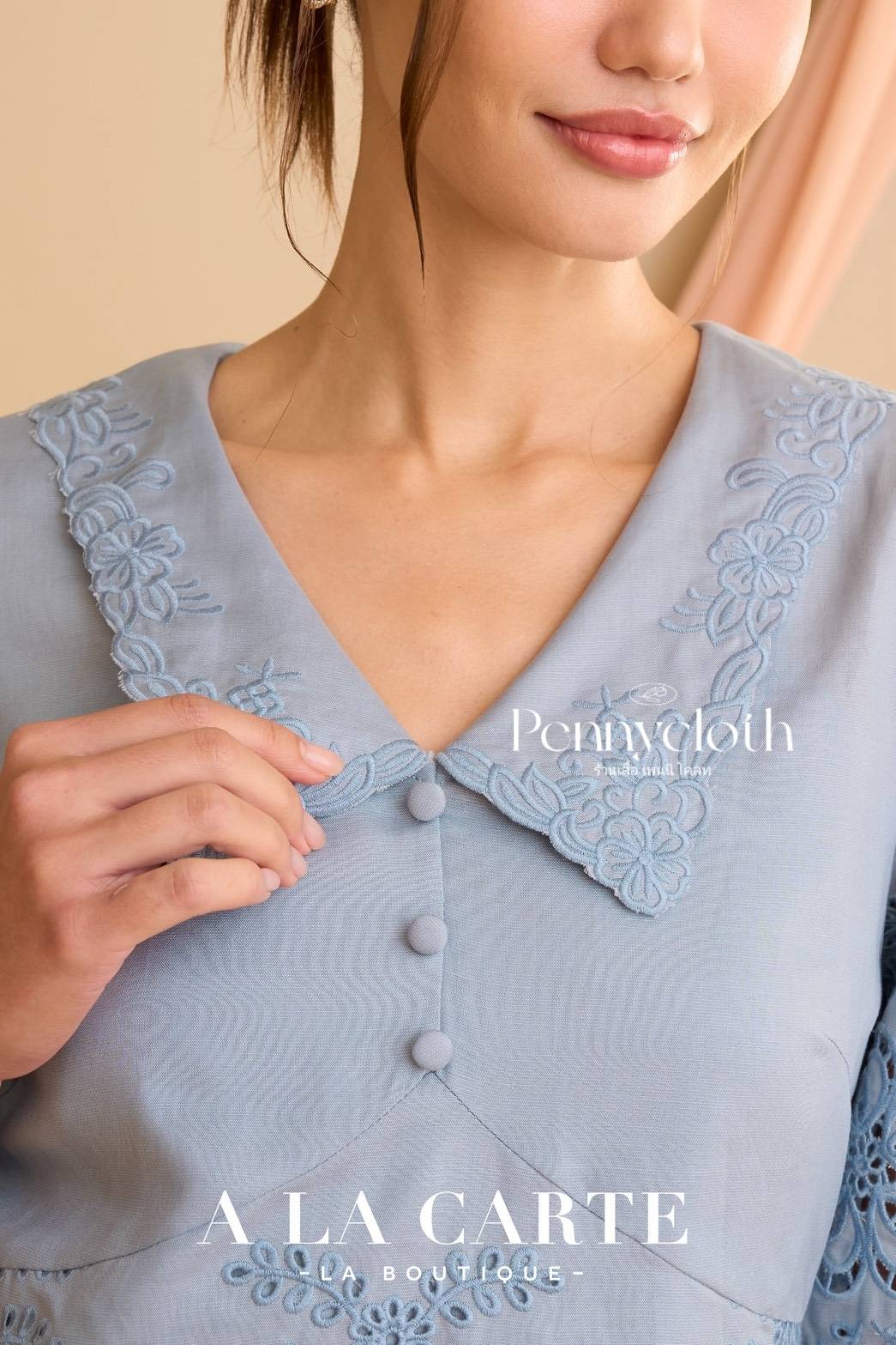 A La Carte รหัส 69878 เสื้อลินินซิลด์ คอปก งานปักฉลุ มีซิปหลัง