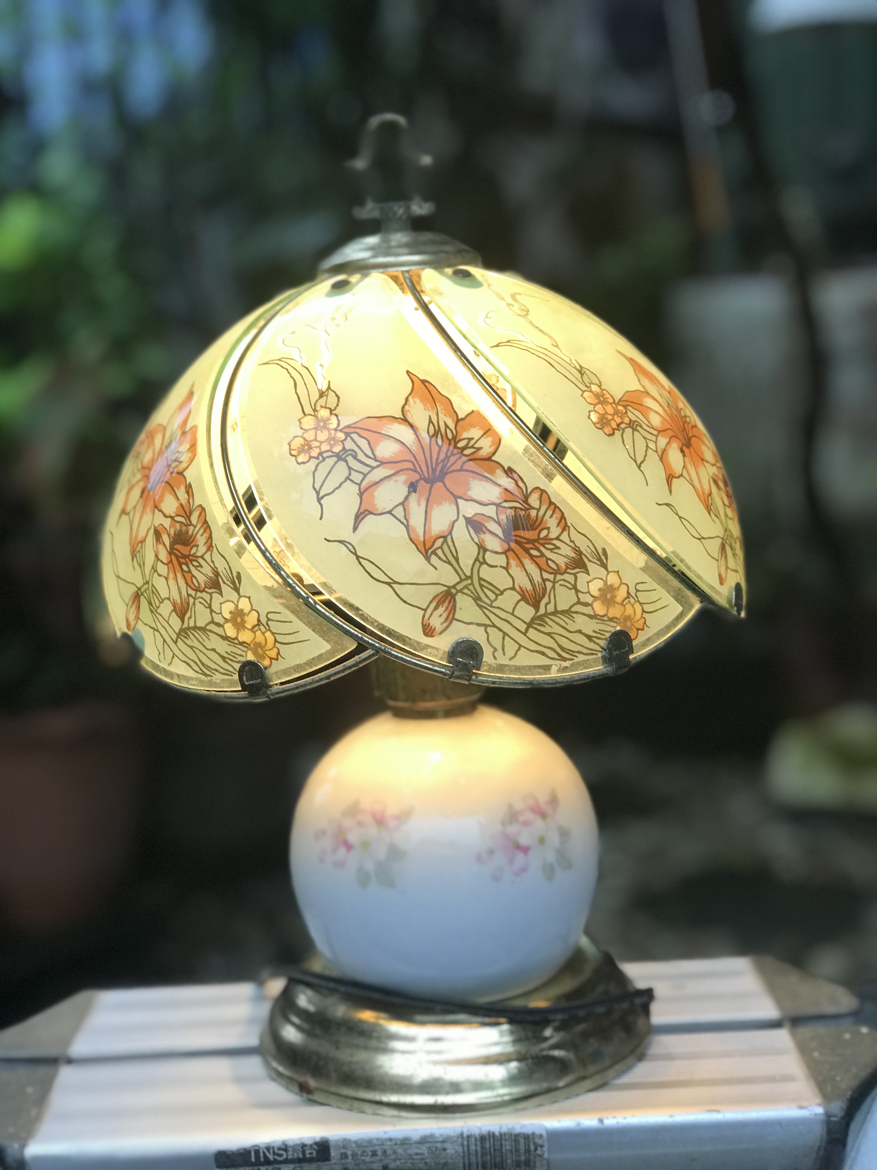 ของเก่าใช้งานได้ปกติ โคมไฟนาฬิกาตั้งโต๊ะ โคมไฟโบราณ โคมไฟวินเทจ ไม่แตก ไม่หัก ฐานด้านล่างไม่มีฝาครอบ สำหรับแต่งบ้าน คอนโด ร้านอาหาร ร้านกาแฟ แนววินเทจ ขนาดกว้าง 10 นิ้ว สูง 14 นิ้ว