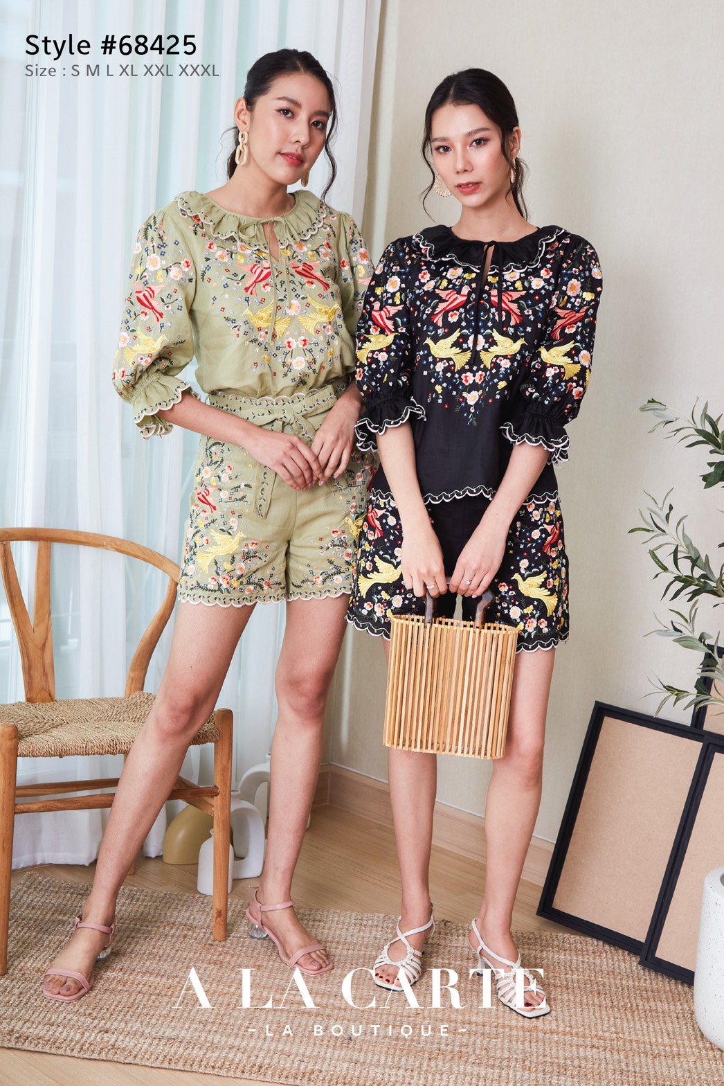 A La Carte ชุดเซทลินินงานปัก ขาสั้น เนื้อผ้าใส่สบาย ซับผ้าคอตตอน งานปักสวย เสื้อแขน 3 ส่วน คอเจาะผูกโบว์ปักเลาะเชิงทุกจุด กางเกงเอวสูงปลายขาแฟร์ ซิปข้าง ขอบเอวปักเลาะเชิงมีโบ สีดำ S