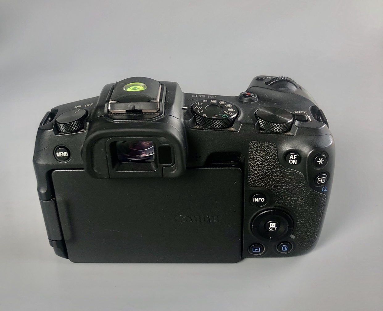 ให้เช่ากล้อง CANON EOS RP” กล้องมิเรอร์เลสฟูลเฟรม เล็กและเบาที่สุดของCanon + Adapter