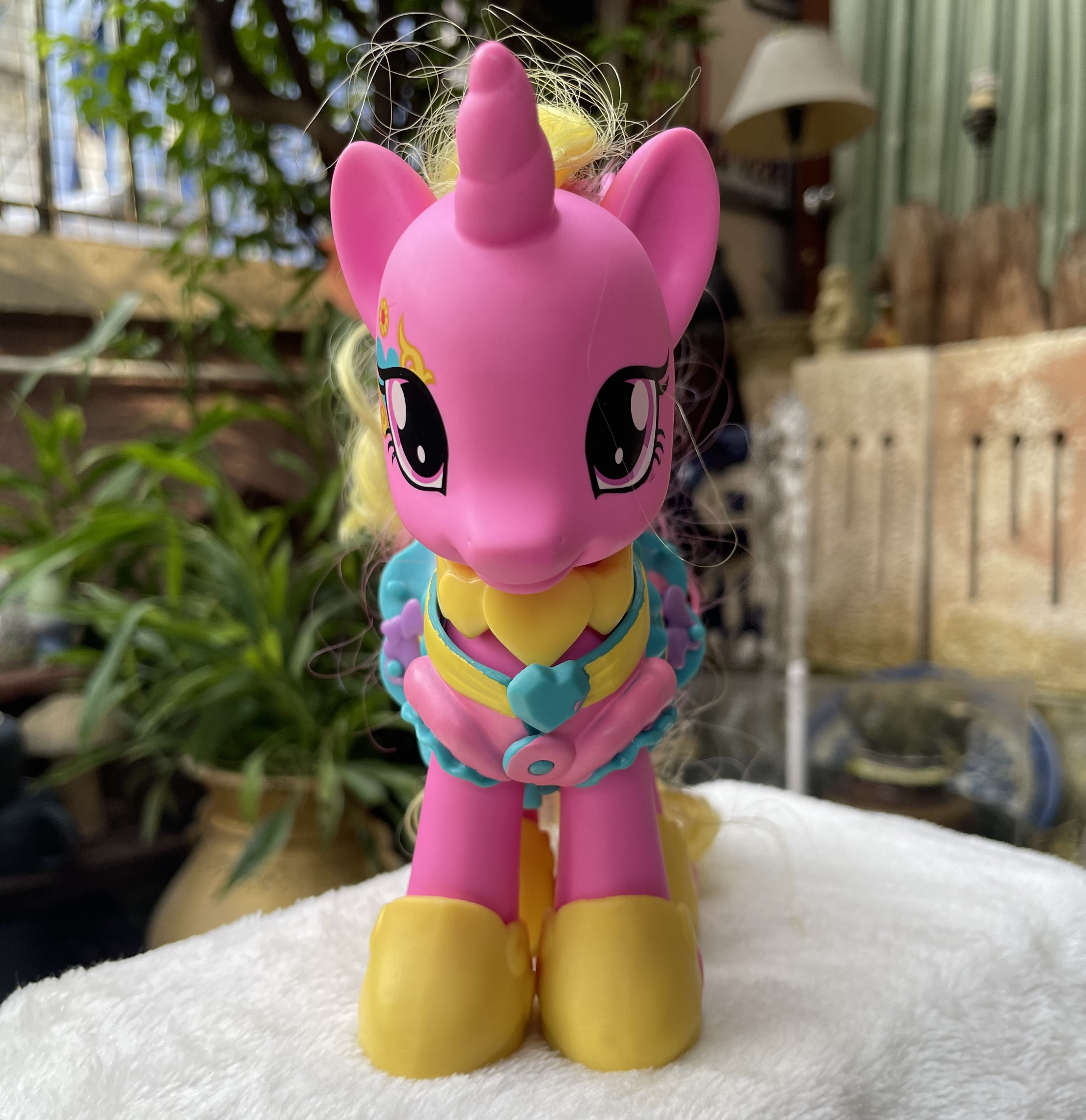 ชุด รองเท้าถอดได้ มายลิตเติ้ลโพนี่ ม้าโพนี่แท้ My Little Pony Princess Cadence 6" Figure Shirt Skirt Shoes 2010 Hasbro