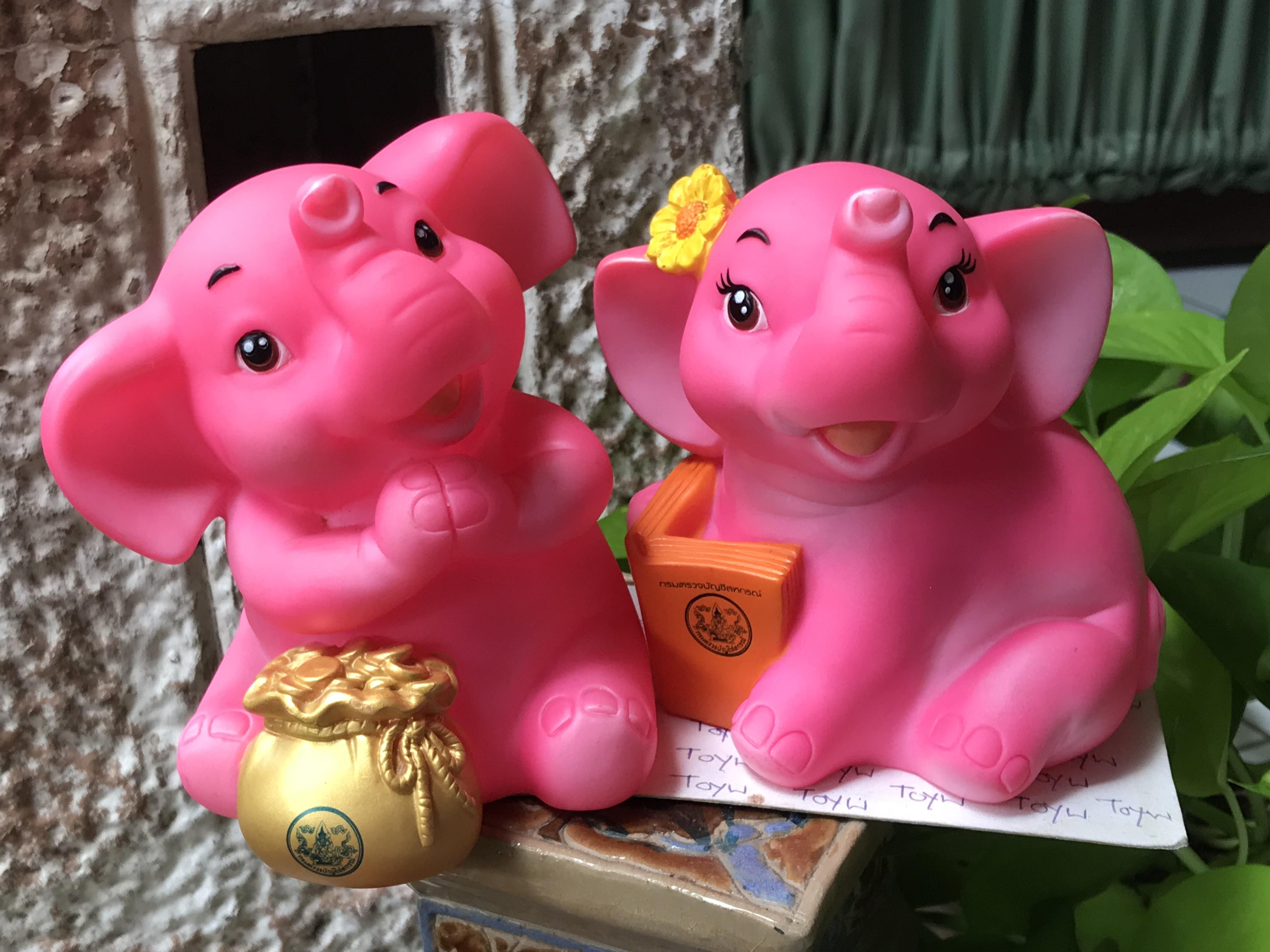 ชิ้นละ 350 บาท เก็บเก่ากระปุกออมสินช้าง ออมสินช้างก้านกล้วยสีชมพู กรมตรวจบัญชีสหกรณ์ ปี 2557 ขนาดกว้าง 5 นิ้ว สูง 5 นิ้ว