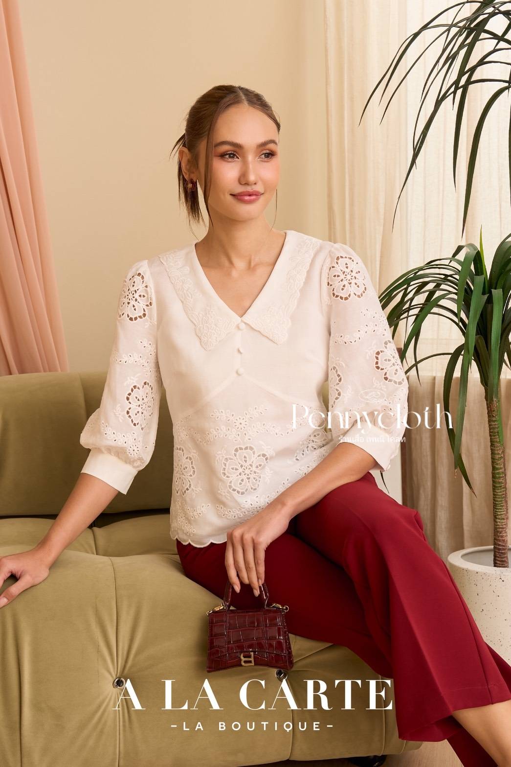 A La Carte รหัส 69878 เสื้อลินินซิลด์ คอปก งานปักฉลุ มีซิปหลัง