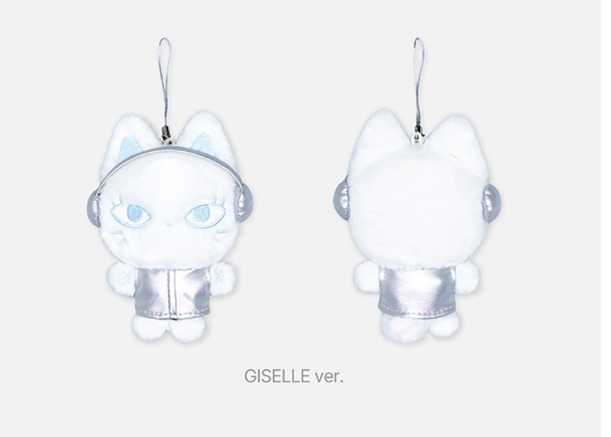 aespa - [SYNK : aeXIS LINE MD]. -FANLIGHT DOLL KEY RING (SILVER ver.). แบบ Giselle