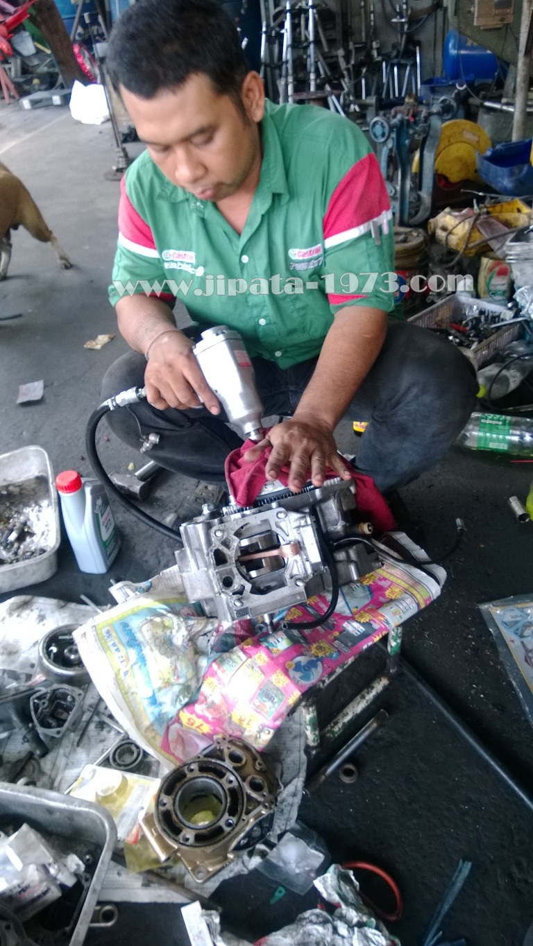 งานด้านซ่อมแซม โอเวอร์ฮอล เครื่องยนต์(รอรับได้เลย)