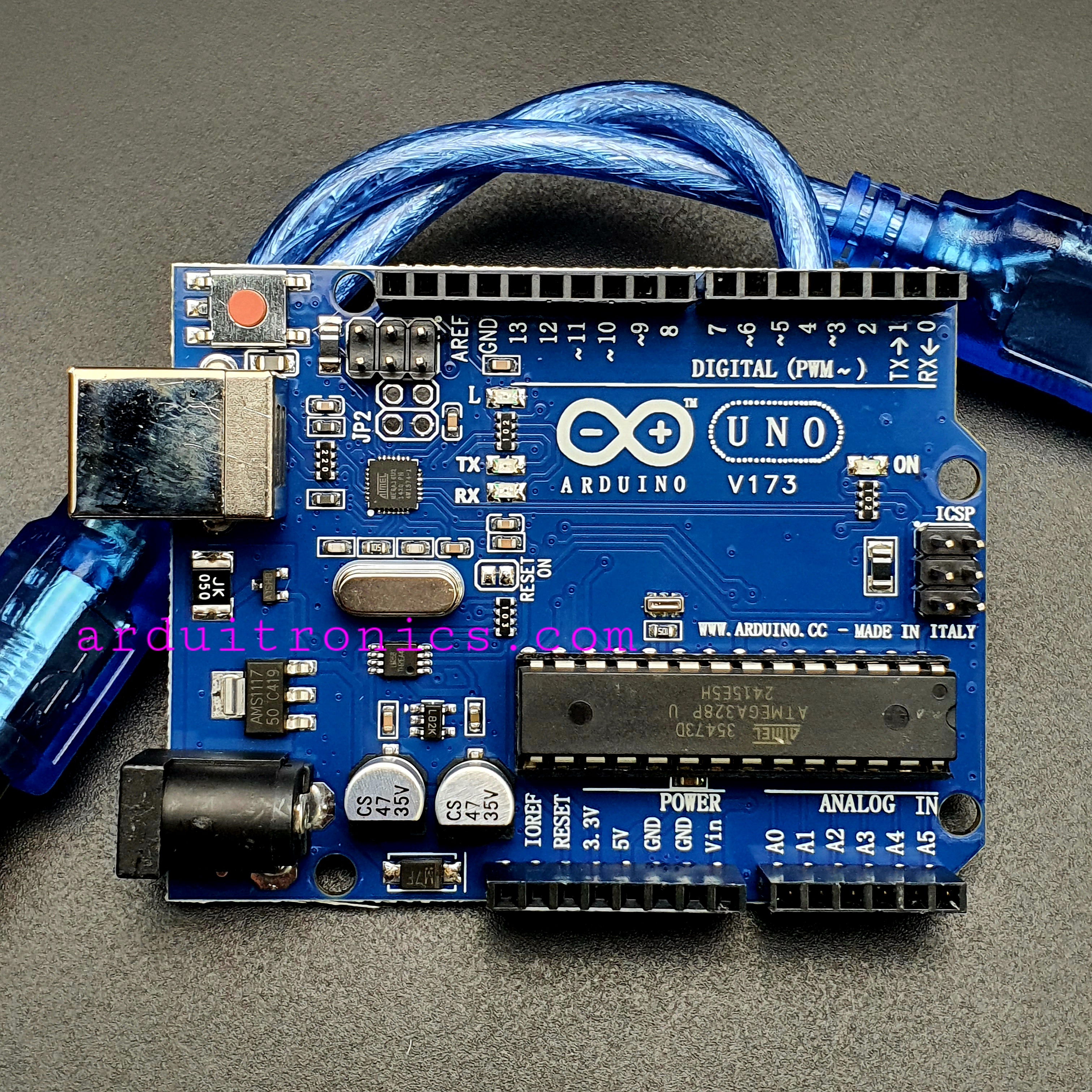 Arduino UNO R3 (คละลายพิมพ์ยี่ห้อ Arduino บนบอร์ด) + Free USB Cable