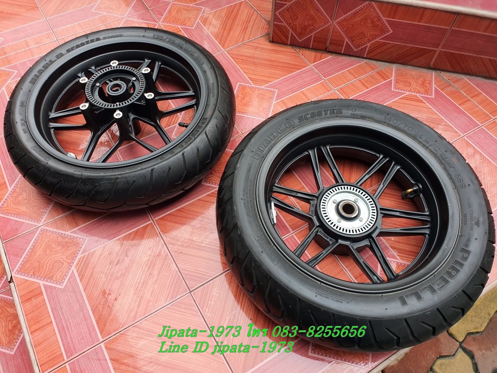 (Forza 300 ปี 2018) ชุดวงล้อแม็กหน้า-หลัง พร้อมยาง Honda Forza 300 ปี 2018 แท้ (สินค้าตำหนิ ขายเป็นคู่)