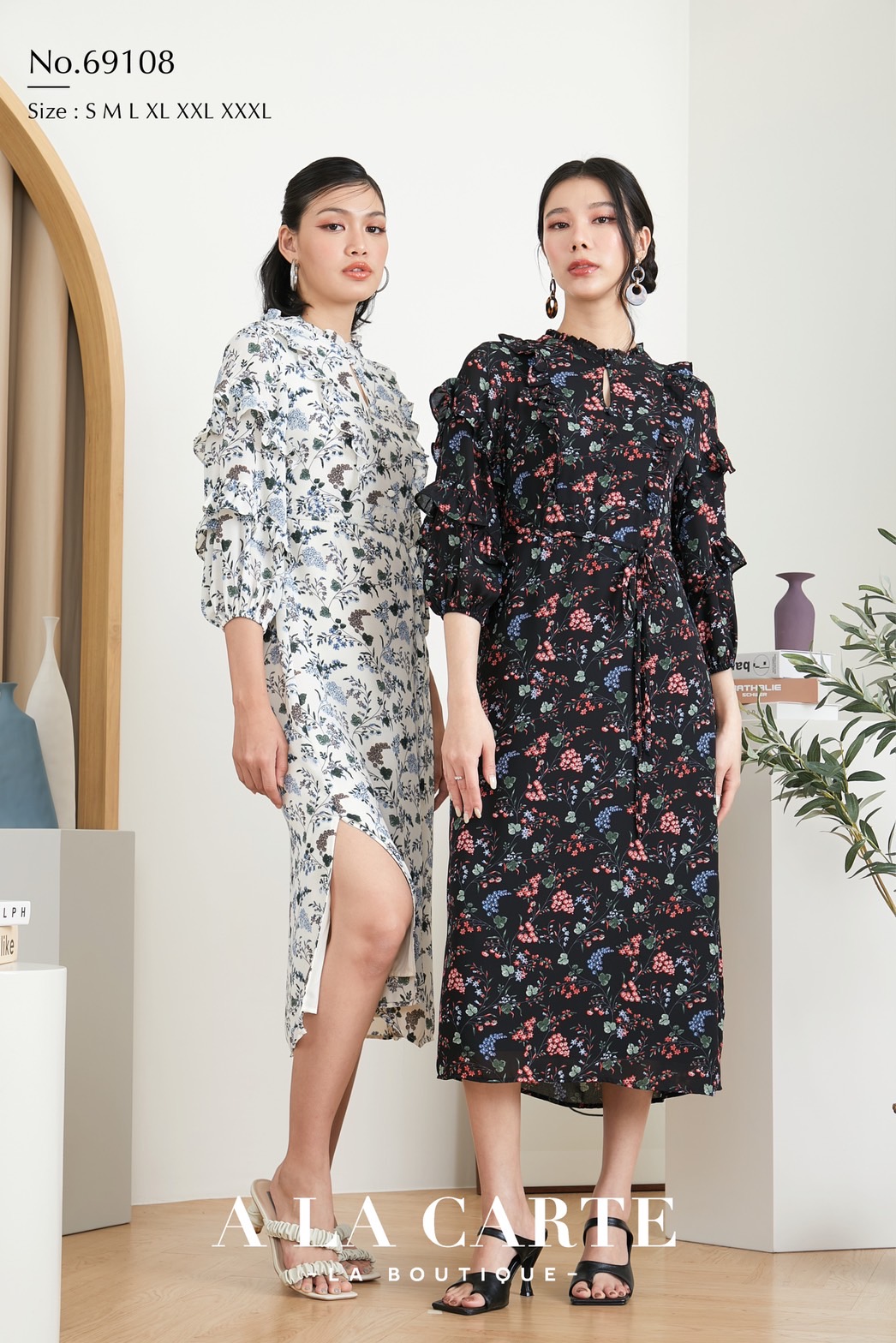 69108 👗🦚🍀🦋 🌿A La Carte🌿ชุดเดรสผ้าจอร์เจียเนื้อทรายพิมพ์ลาย ทรงคอกลมแต่งระบายรอบติดกระดุมและเจาะวีช่วงอก สามารถปลดได้ มีโบผูกเอว ทรงแขน 3 ส่วนขอบแขนสม็อก ความยาวคลุมเข่า ผ่าข้าง สีขาว S,M,XL,2XL สีดำ S,M,XL,2