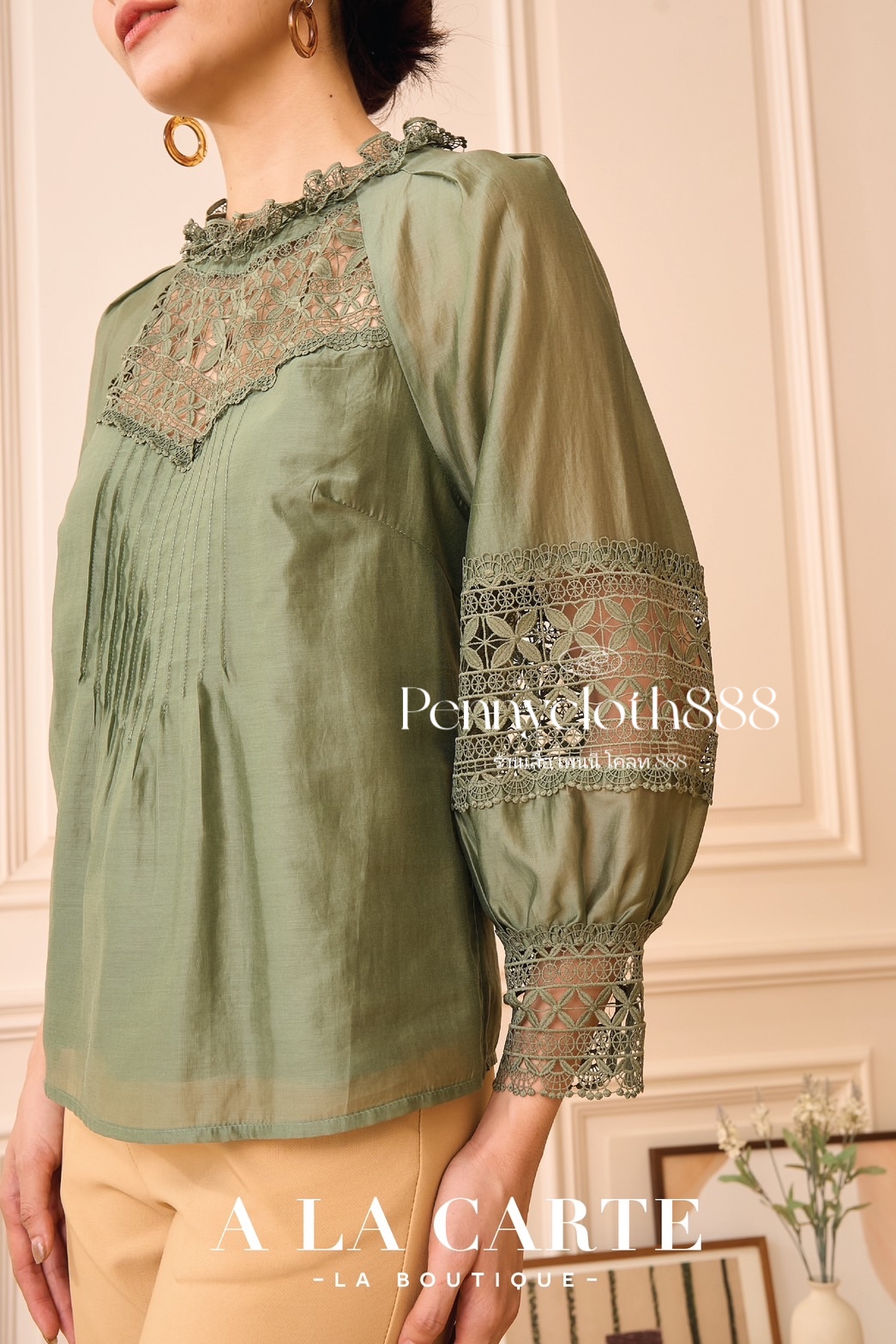 69651 เสื้อ Alacarte ชีฟองซิลด์เนื้อเนียนใส่สบาย ตัดต่อลูกไม้ ตีเกล็ด มีซับ แขนยาวแต่งลูกไม้ สวยหรู