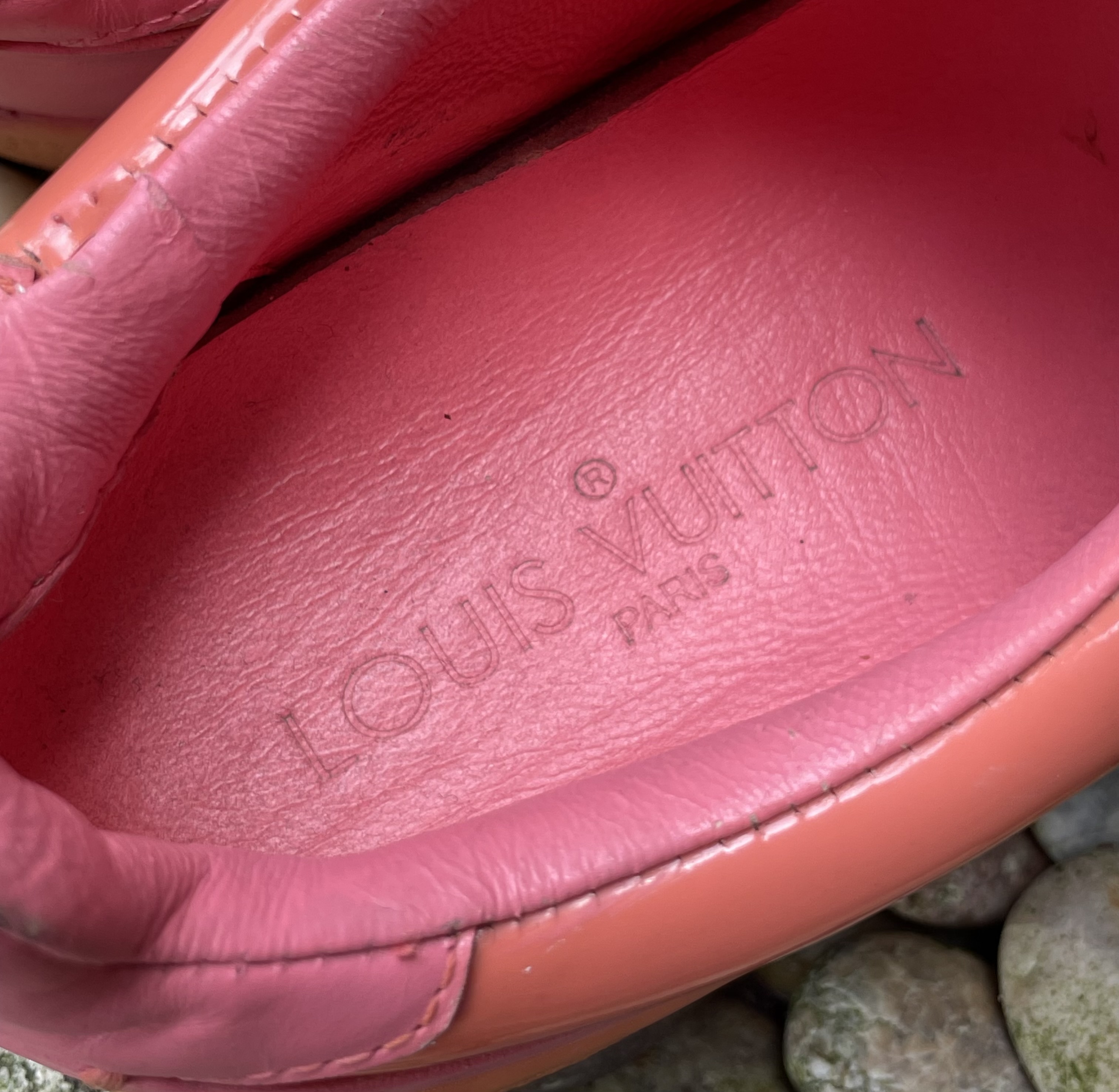 ส่งต่อ รองเทัา LV - Patent Calfskin Frontrow Sneakers 38 Rose / Size 37- 38/ ตำหนิชื่อแบรนด์ด้านข้างหลุด