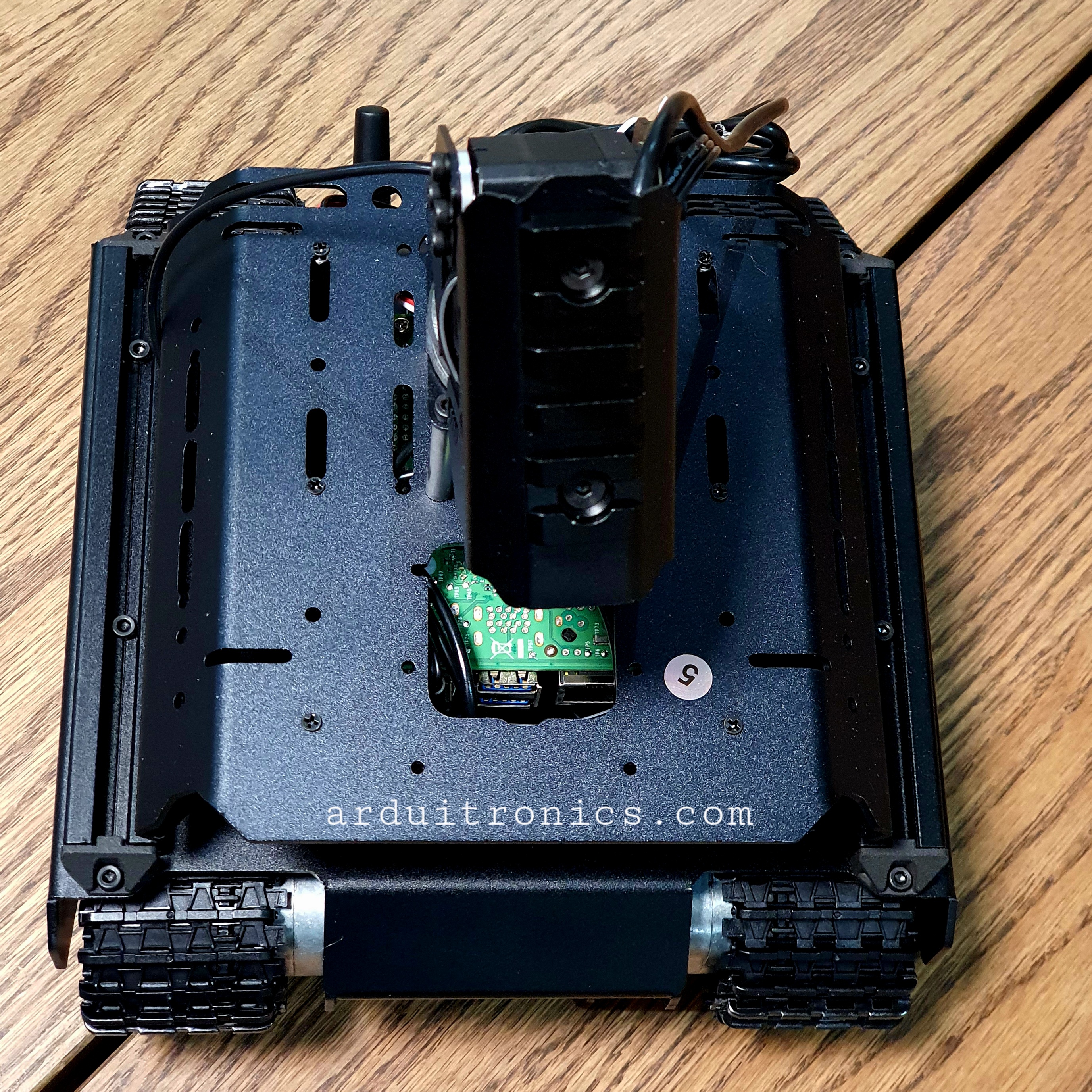 UGV Beast Open-source Off-Road Tracked AI Robot, Dual controllers, All-metal Body, Computer Vision, Suitable for Raspberry Pi 5 (แท้ Waveshare)