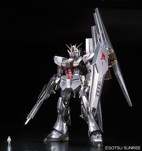 MG 1/100 RX-93 Nu Gundam (Metallic Coating Ver.)