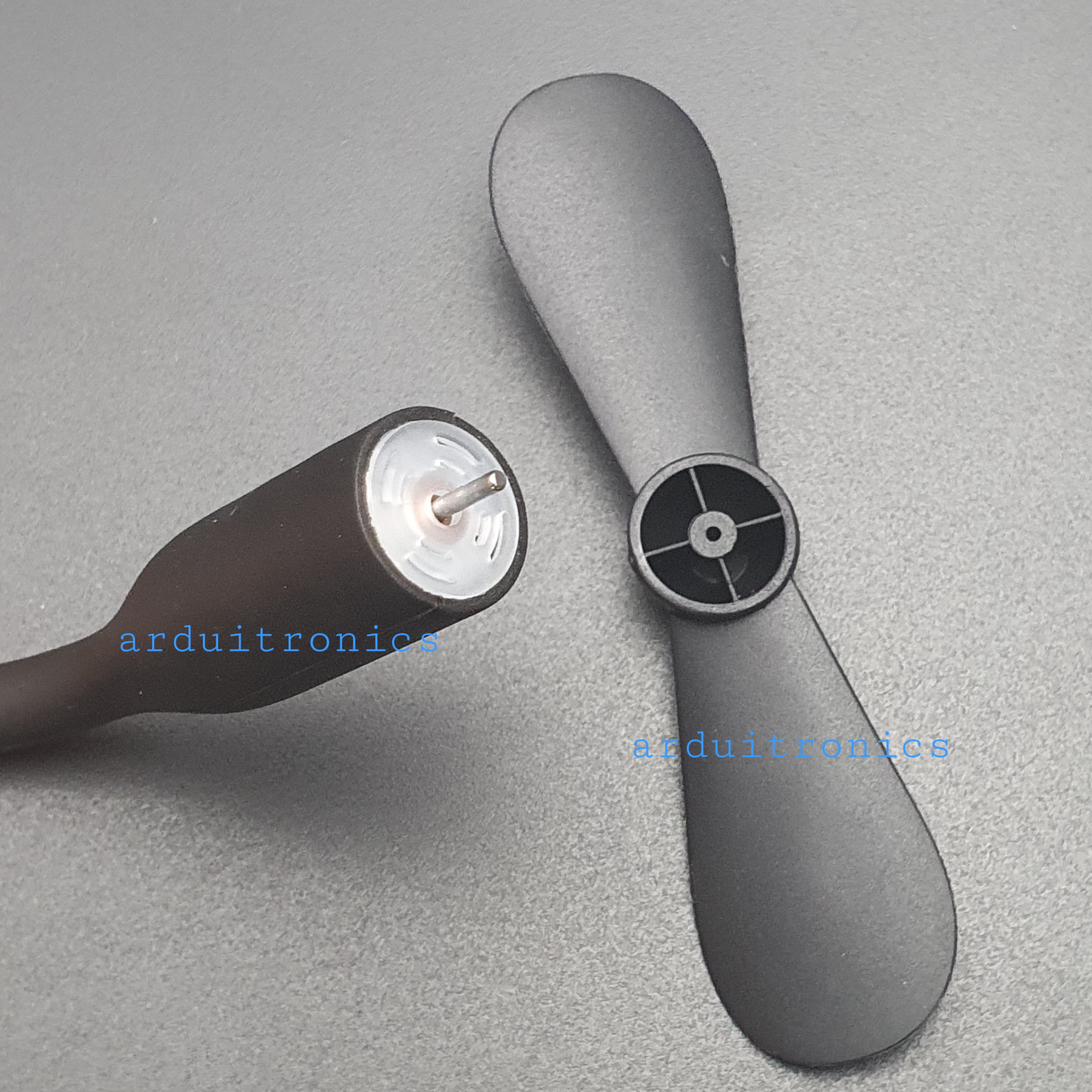 USB Fan Mobile Power Small Fan mini Fan usb พัดลม USB คละสี จำนวน 1 ขิ้น