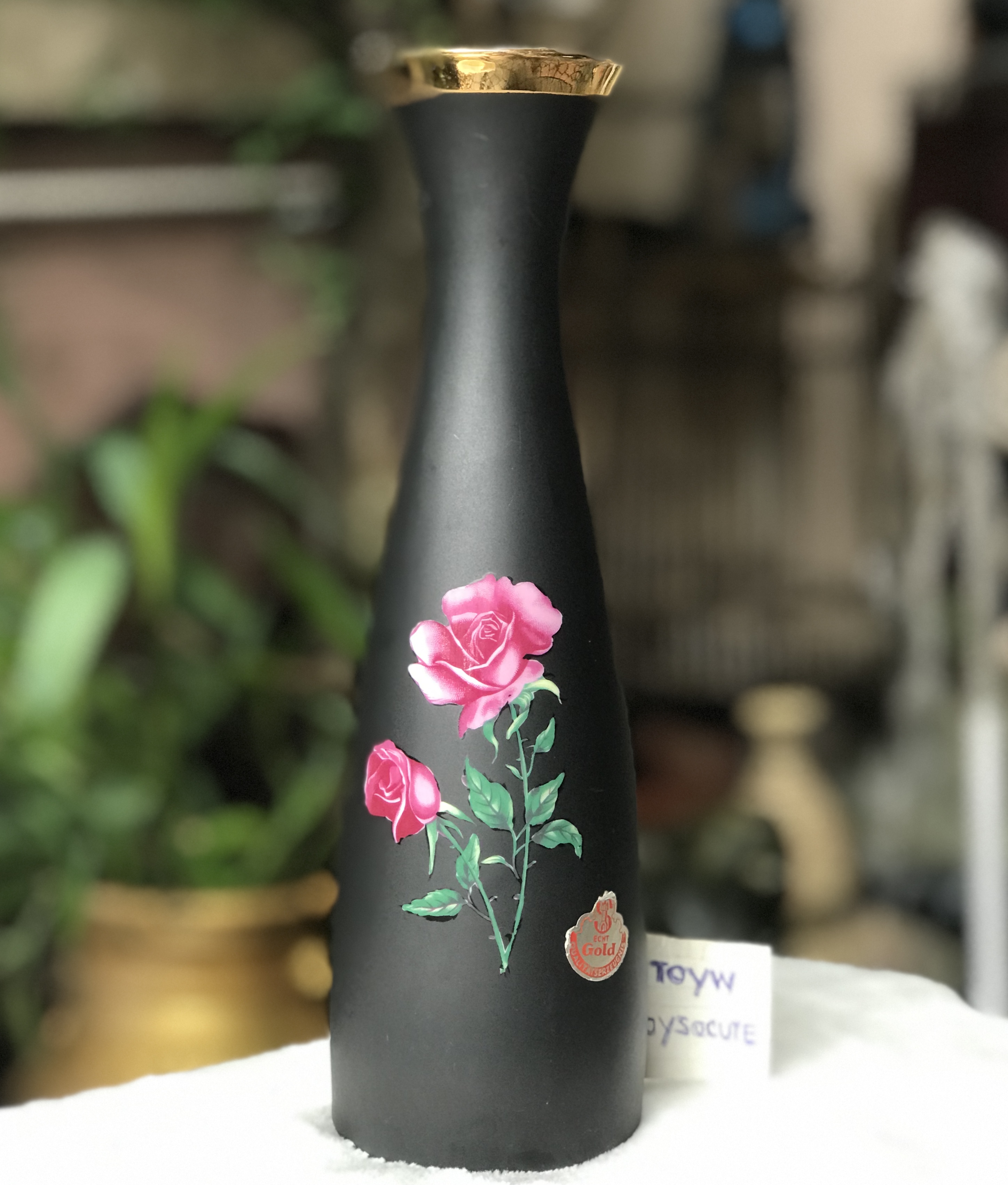 เยอรมัน แจกันบาวาเรียสีดำลายดอกกุหลาบ ขอบทอง 24K Vase Black Matte Rosebud Bavaria 24K Gold Trimmed/Gold Crown Stamped
