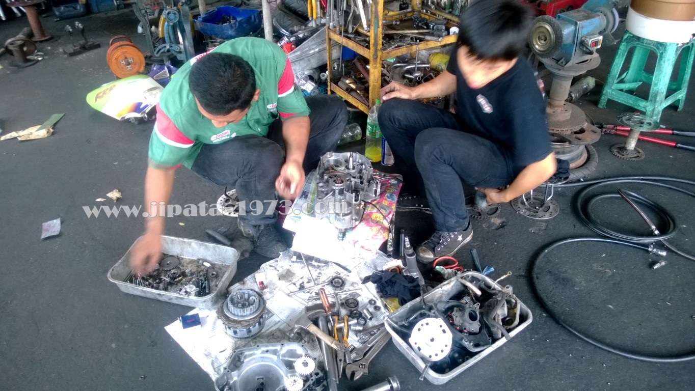 งานด้านซ่อมแซม โอเวอร์ฮอล เครื่องยนต์(รอรับได้เลย)