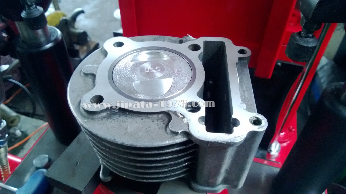 งานตีปลอกสูบลูกโตและทำวาล์วแต่ง