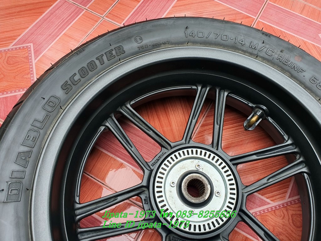 (Forza 300 ปี 2018) ชุดวงล้อแม็กหน้า-หลัง พร้อมยาง Honda Forza 300 ปี 2018 แท้ (สินค้าตำหนิ ขายเป็นคู่)