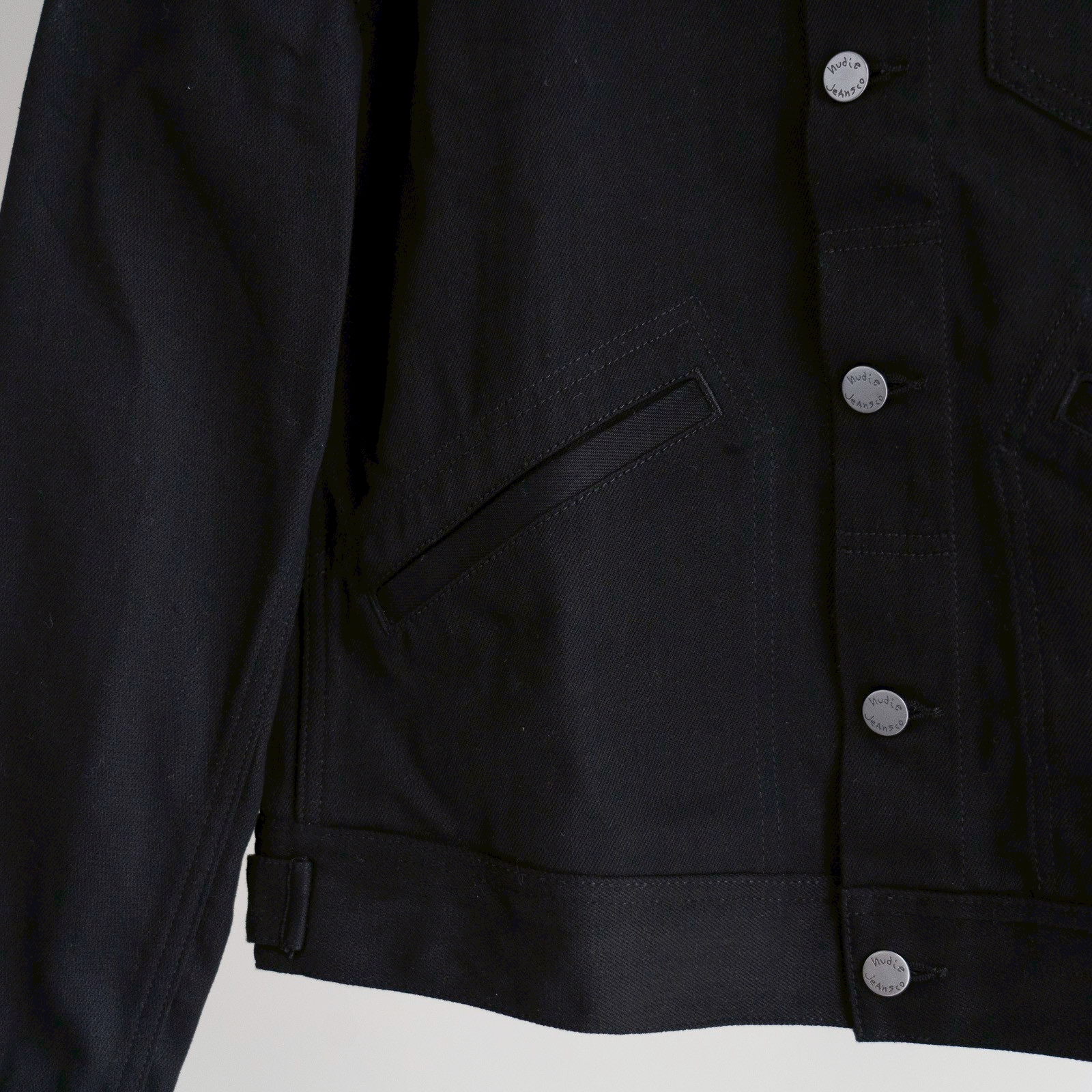 Tommy Dry Black Twill – แจ็กเก็ตดำสุดเท่ ใส่ง่าย เข้าทุกลุค