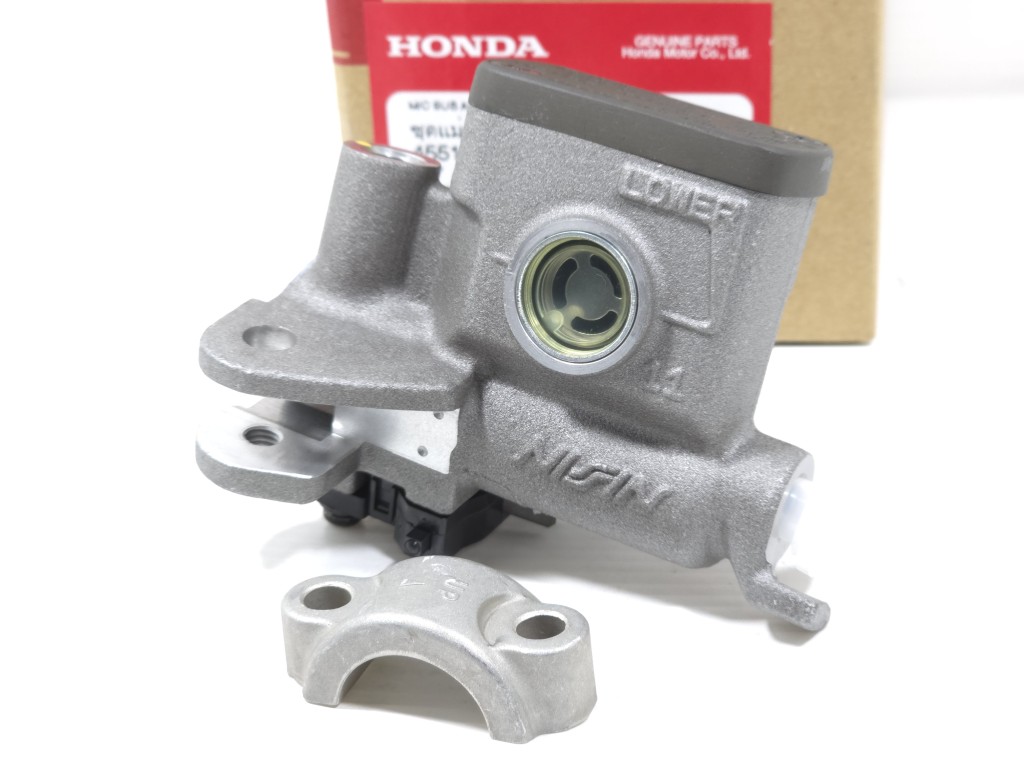 (Wave 110 i) ชุดแม่ปั๊มเบรคหน้าตัวบน Honda Wave 110 i ปี 2009-2013 แท้