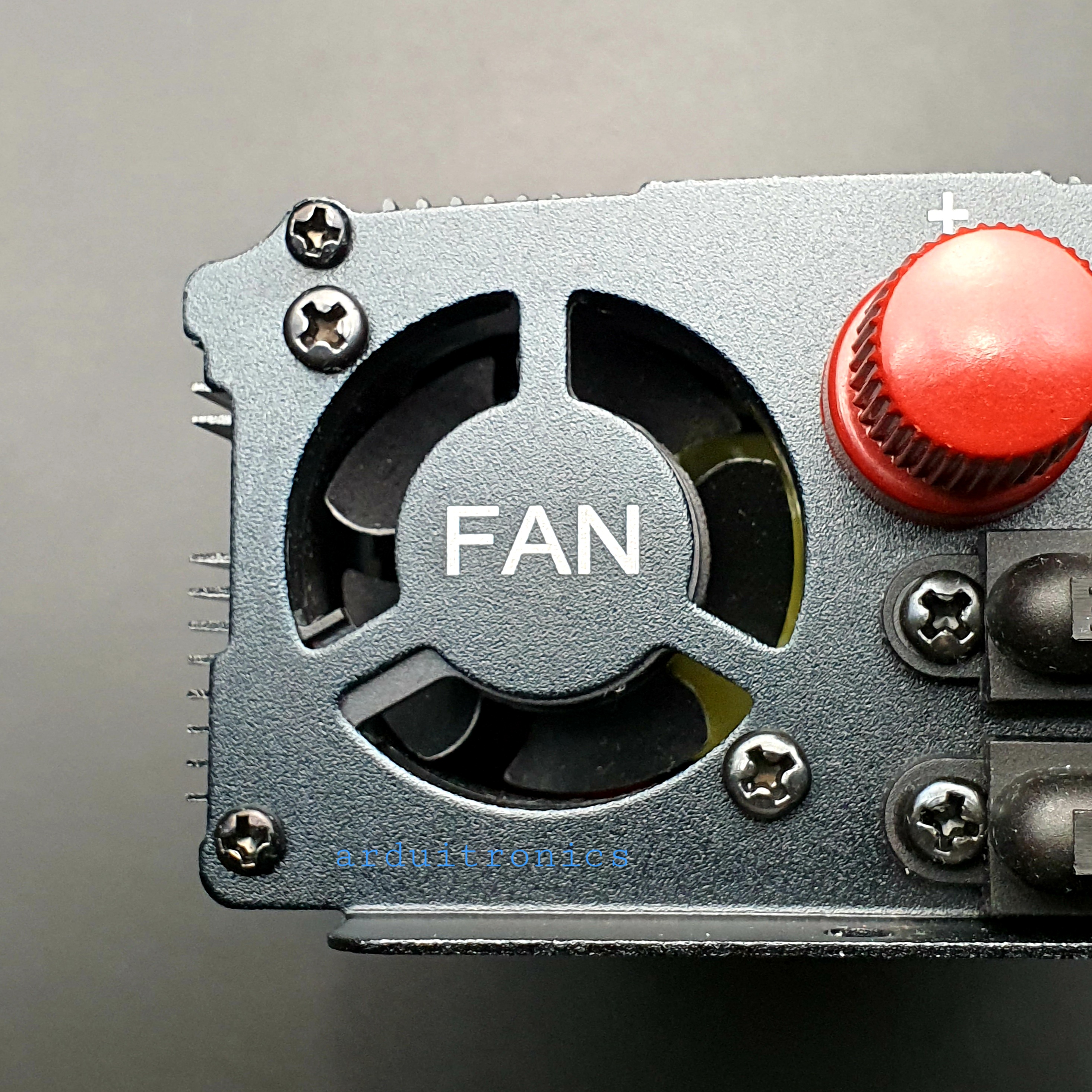 DC to AC Power Inverter 1000W 12VDC to 220VAC 50 Hz (modified Sine Wave) สีดำ