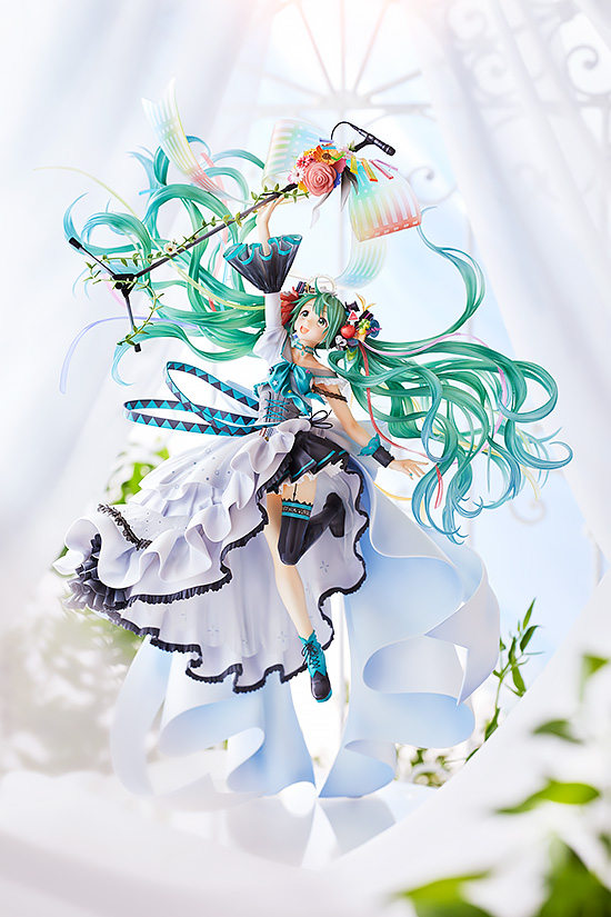 "Pre-Order" Good Smile Company 1/7 Hatsune Miku: Memorial Dress Ver.