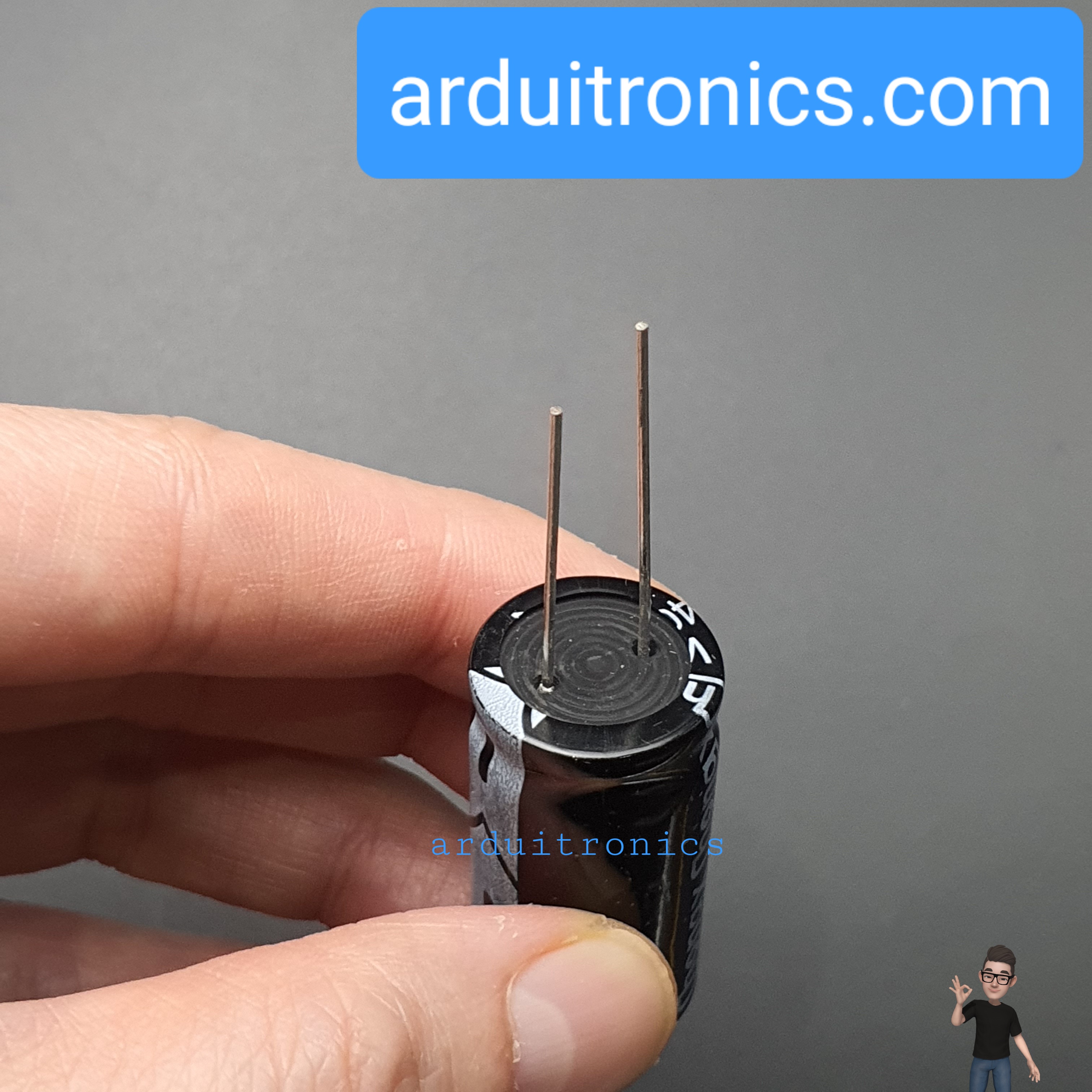 ตัวเก็บประจุ ตัวเก็บประจุแบบมีขั้ว Capacitor 4700uF 50V (1 ตัว)